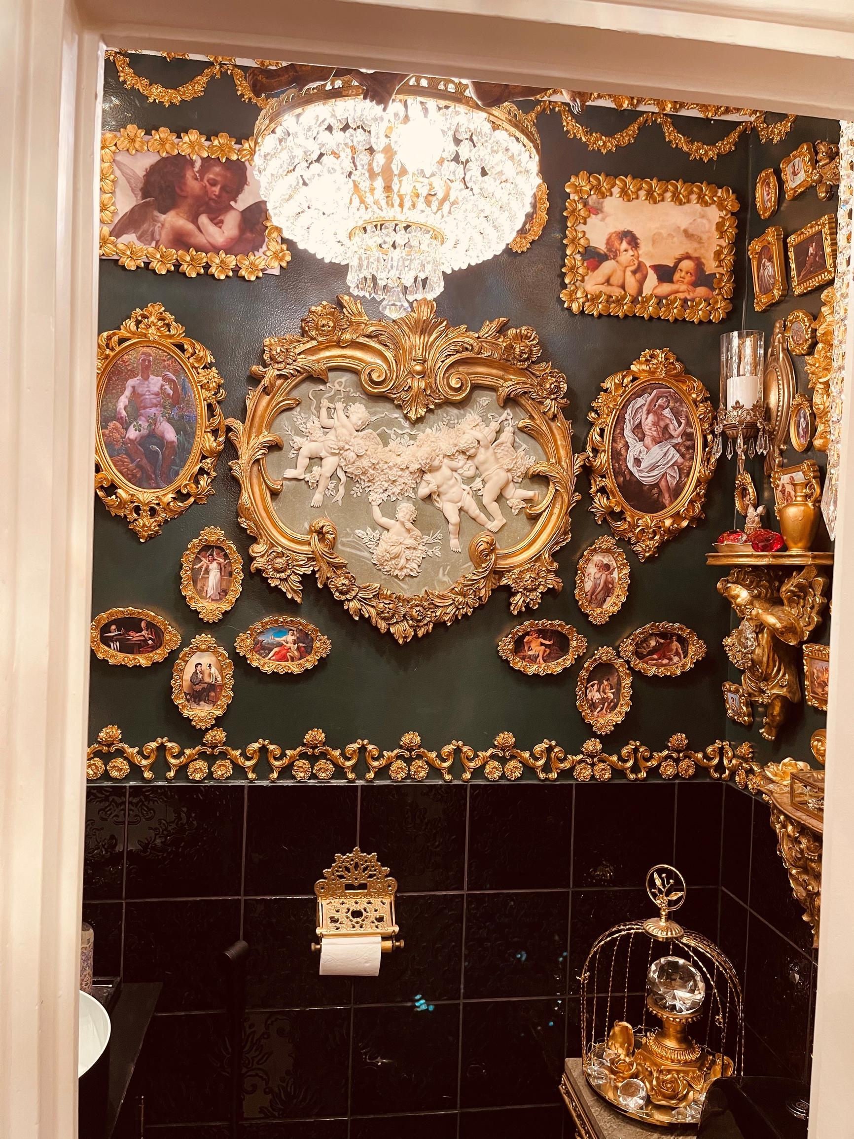 Ornamentteja vessassa 