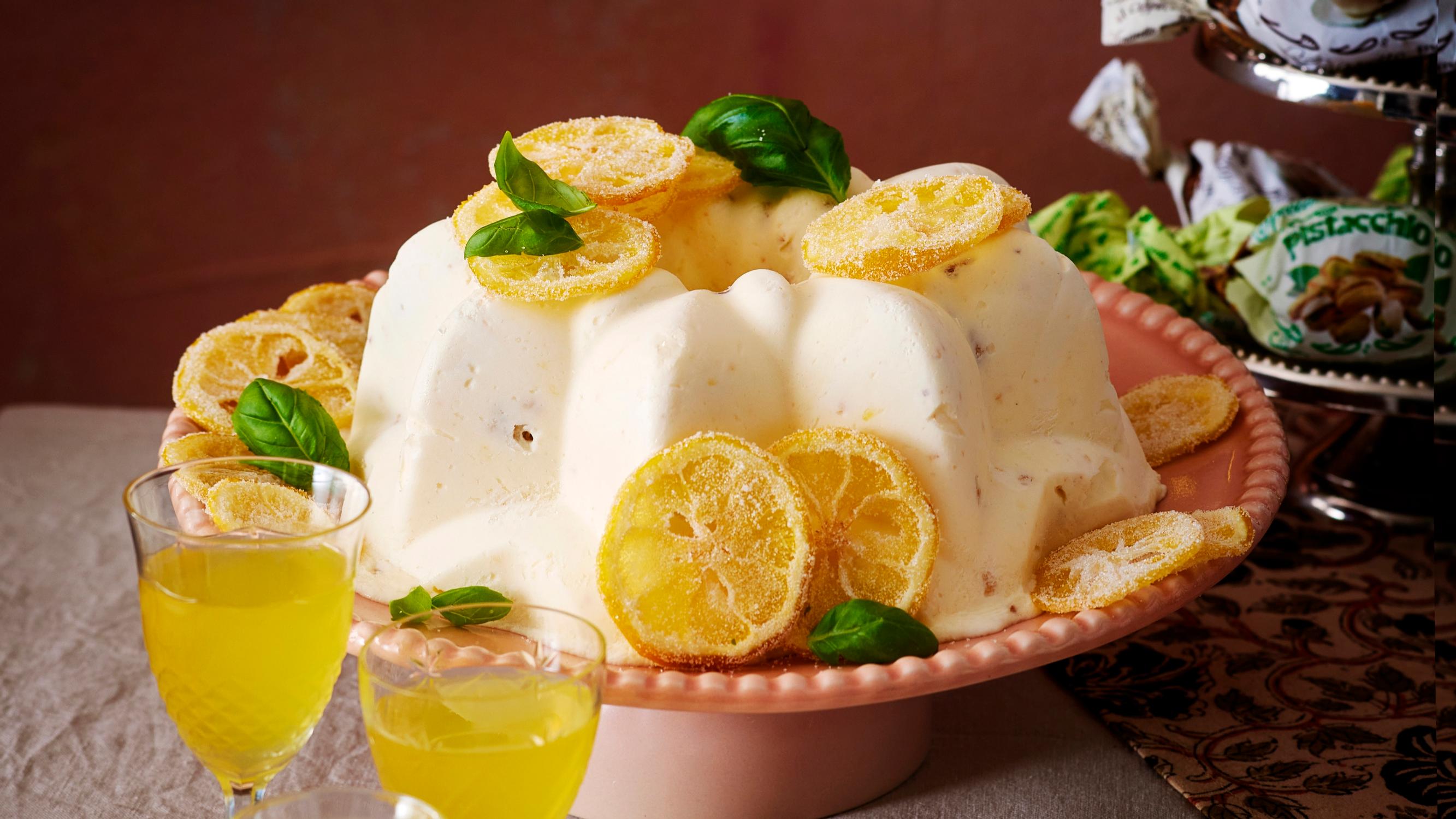 Limoncello-ricottajäädyke − italialainen ihanuus, jonka sisälle kätkeytyy keksimuruja ja pinnalla loistavat kandeeratut sitruunat