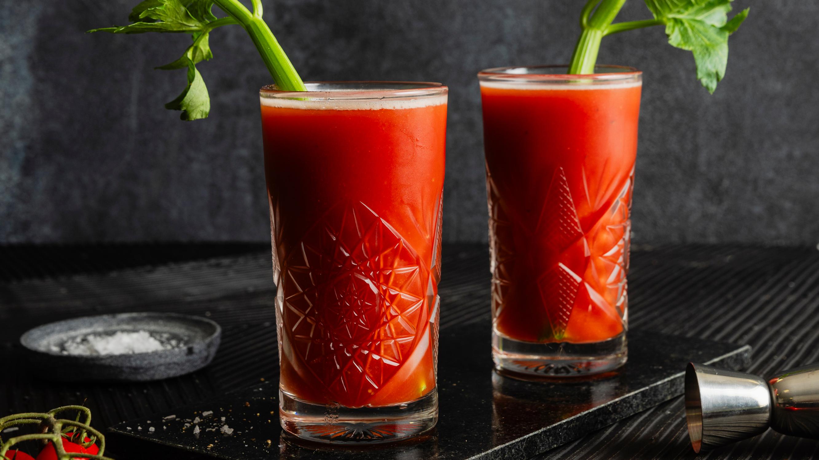 Bloody Mary – tomaattinen klassikkodrinkki terästetään vodkalla ja tabascolla