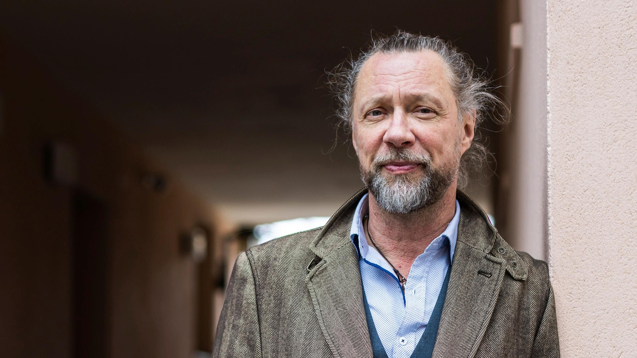 ”Illallinen oli käänteentekevä” – sienet laittoivat näyttelijä Antti Reinin mielen, kehon ja ruokavalion uusiksi