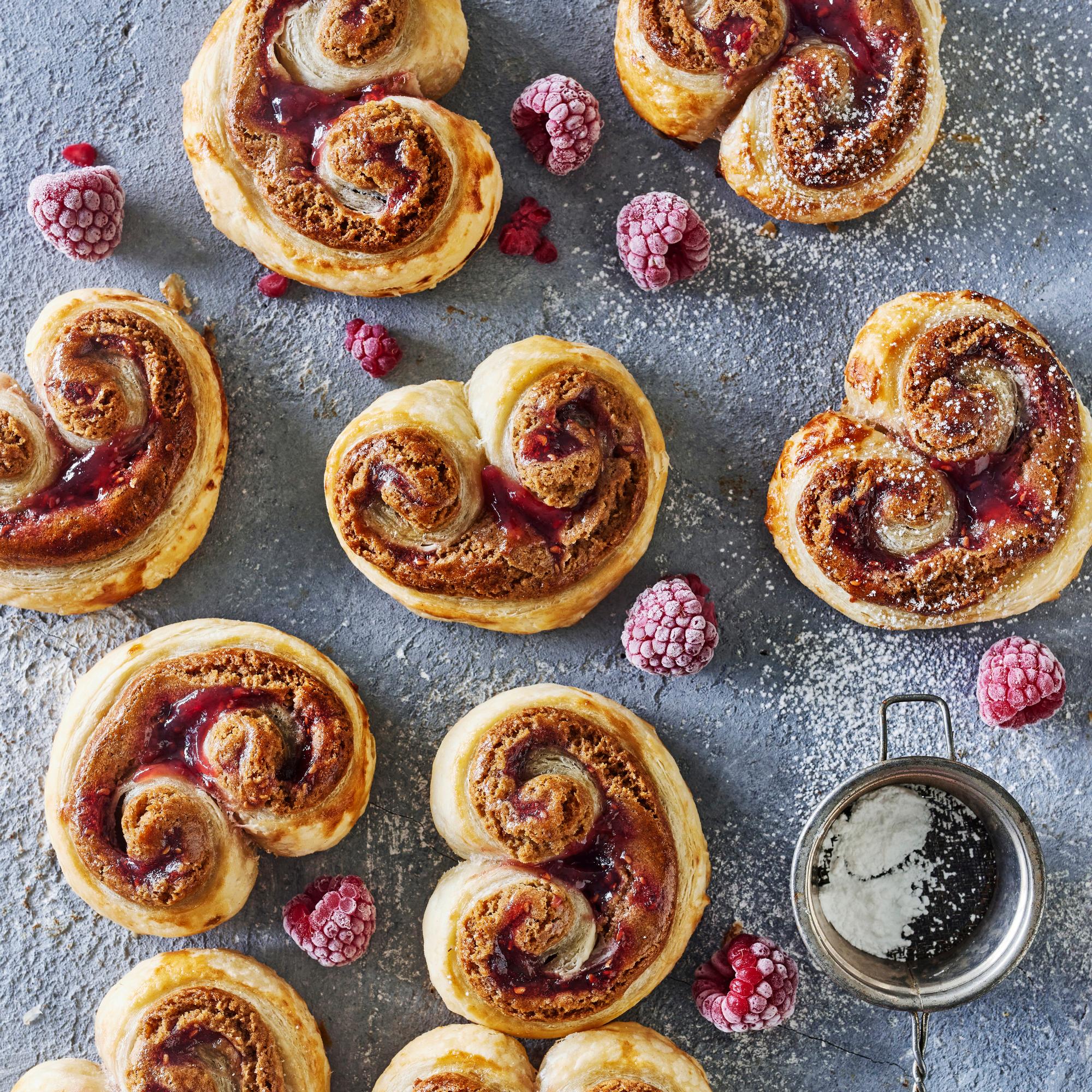 Piparijoulutorttu yhdistää kaksi joulun suursuosikkia – ja tarvitset vain 3 raaka-ainetta!
