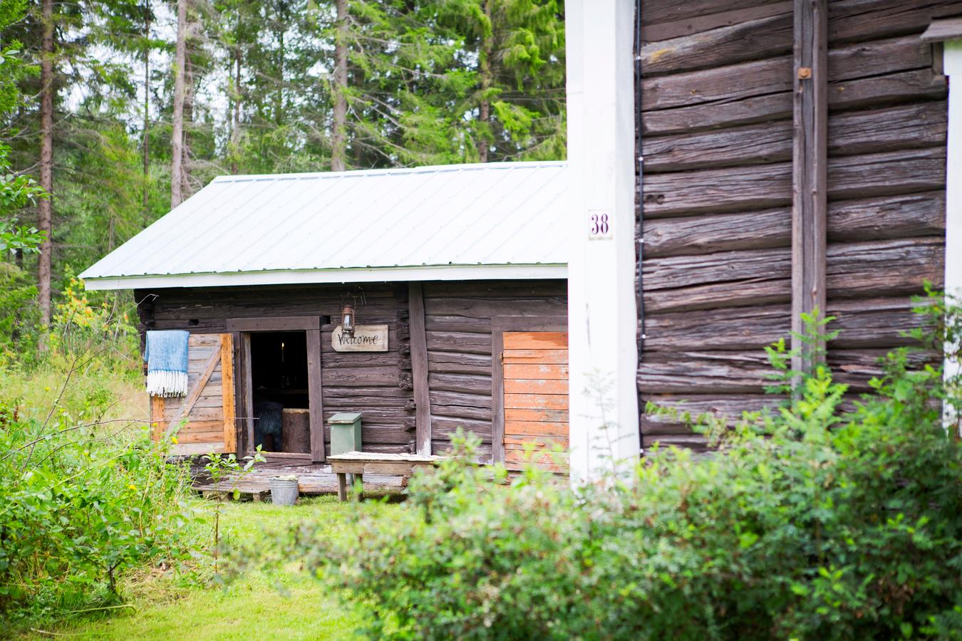 Hylätty aitta muuttui hämyiseksi salakapakaksi | Meillä kotona