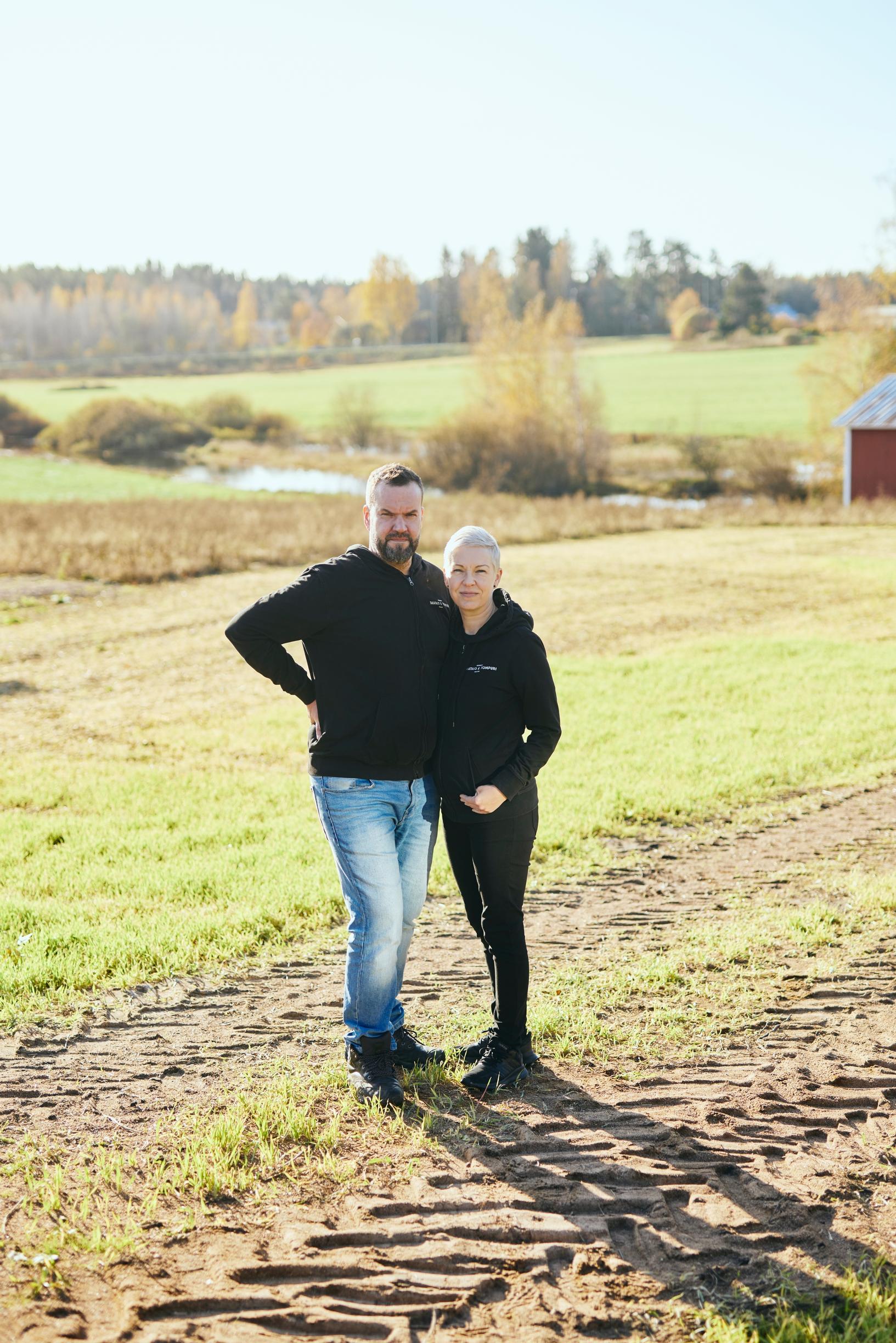 Mikko ja Marjo Suur-Uski Mikon sukutilalla