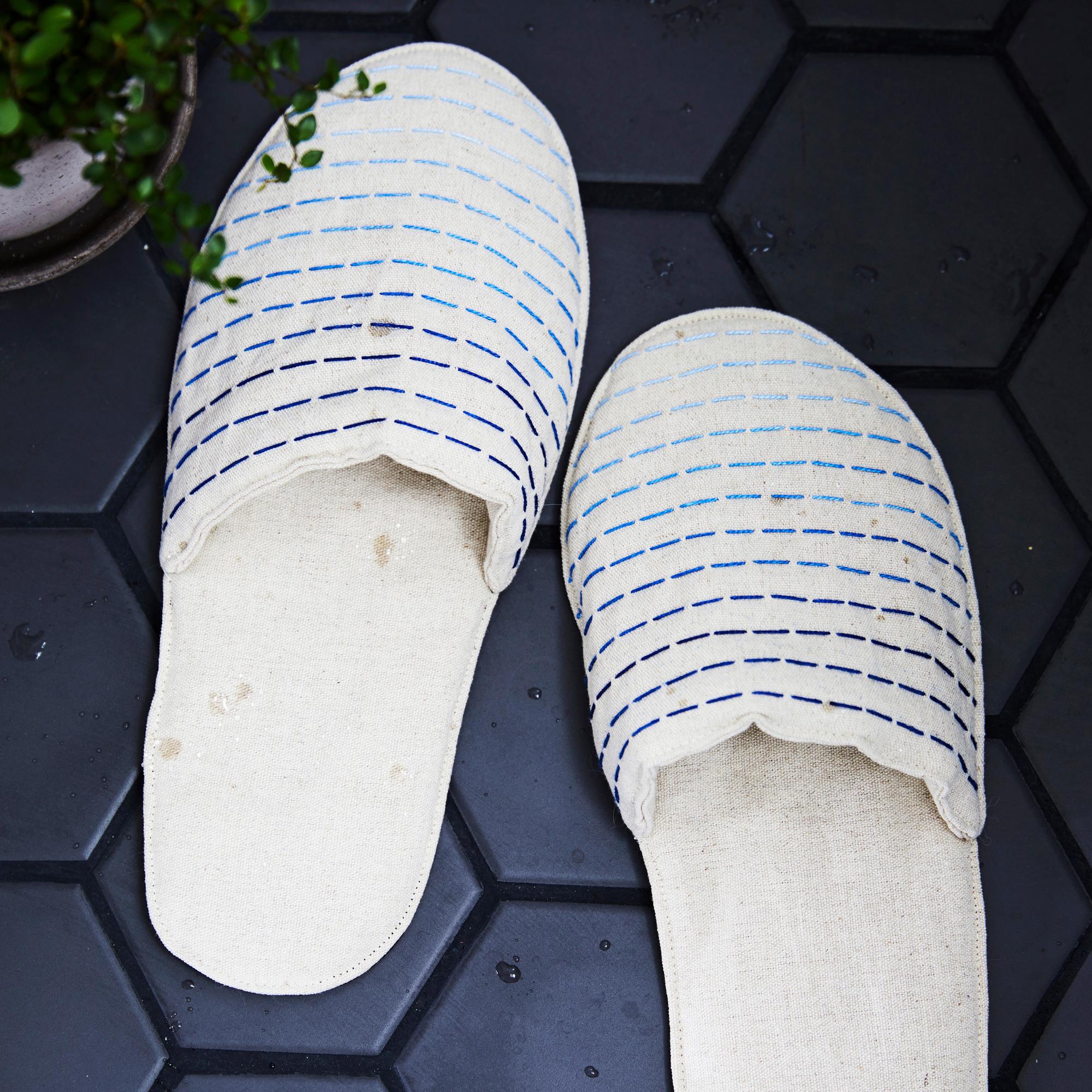 Hotellifiilistä saunailtoihin! Ompele kavereille vierastossut, joilla kelpaa tassutella vilvoittelemaan