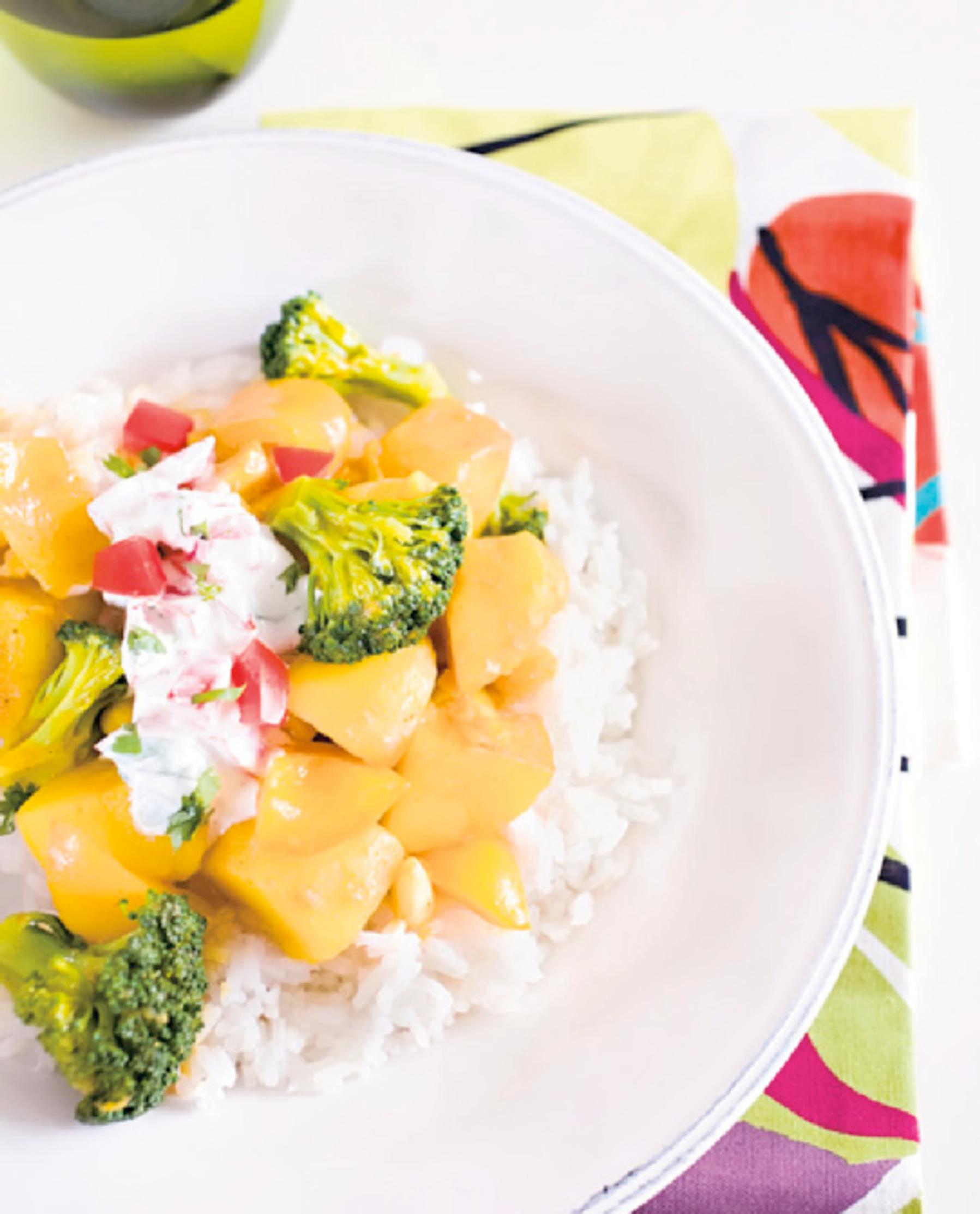 Perunacurry ja tomaattiraita
