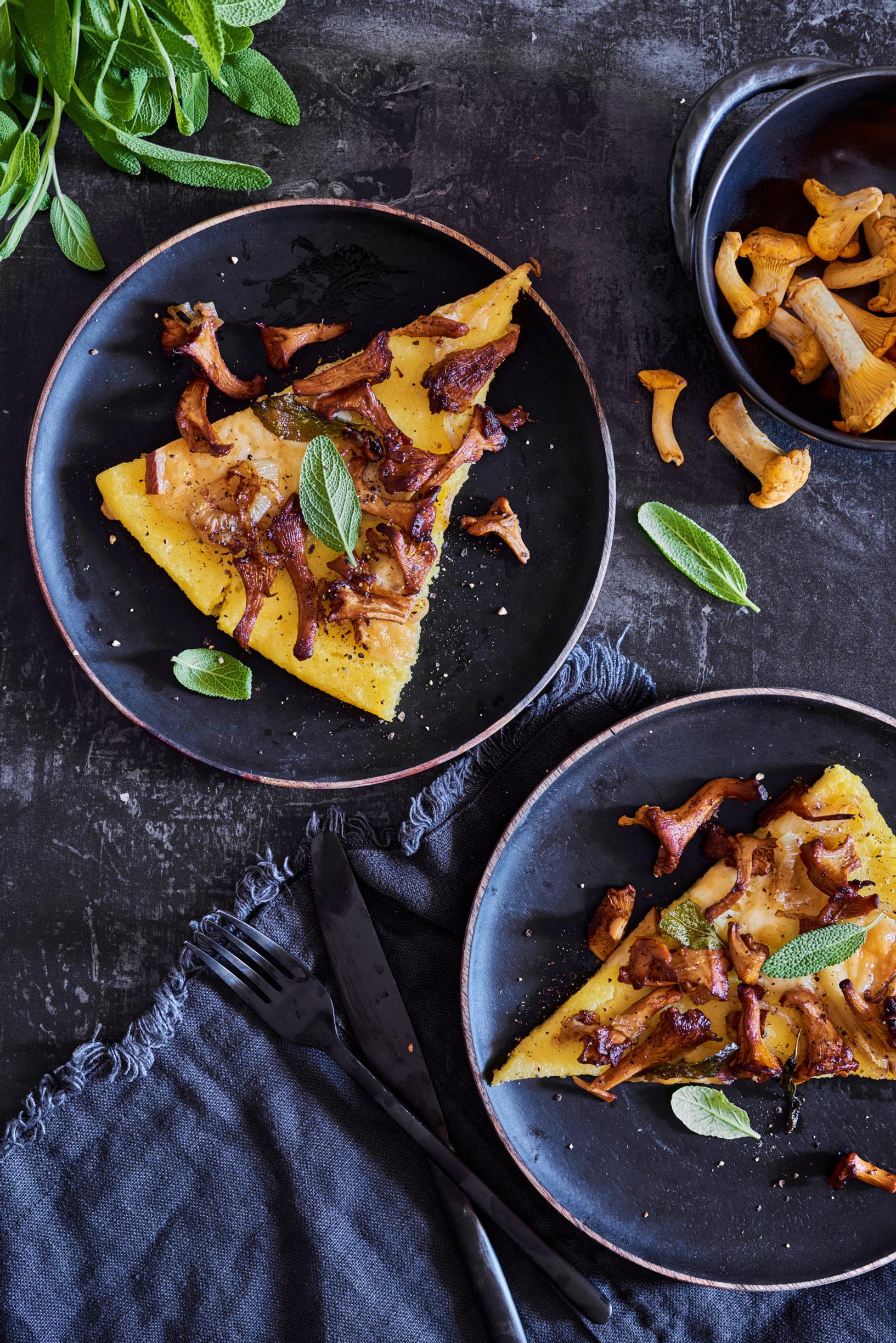 Gluteeniton polenta-sienipiirakka