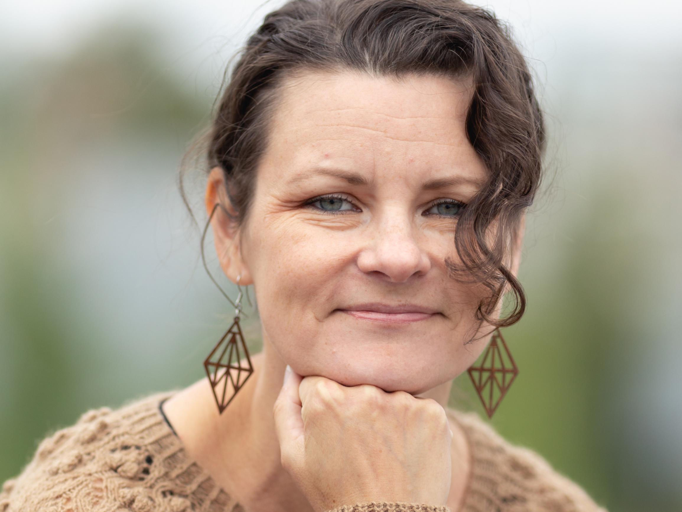 Poden kirjontahäpeää, ja siksi 100-vuotiaan kastemekon kirjailuista puuttuu omien lasteni nimet