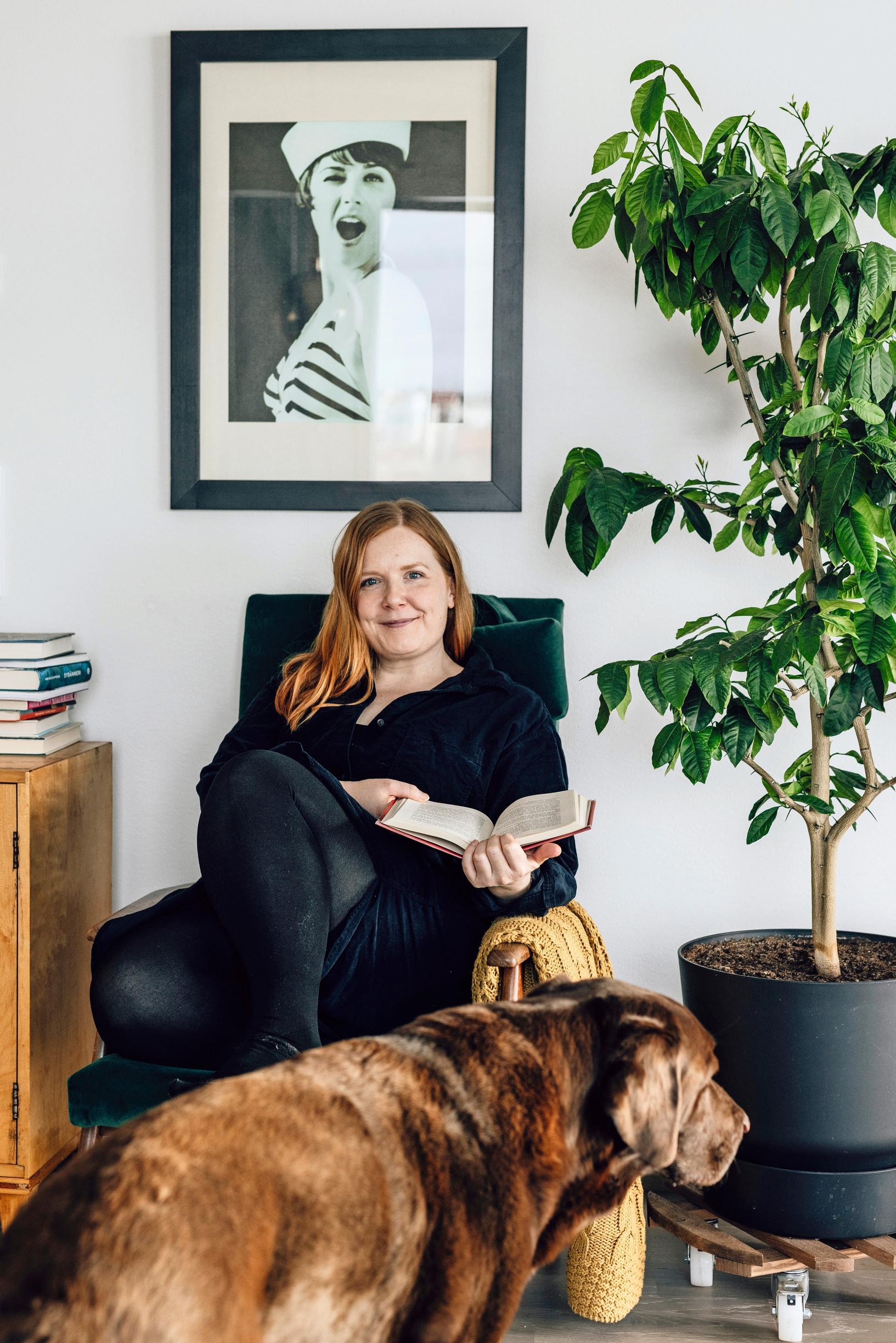 Elina Innanen kotonaan