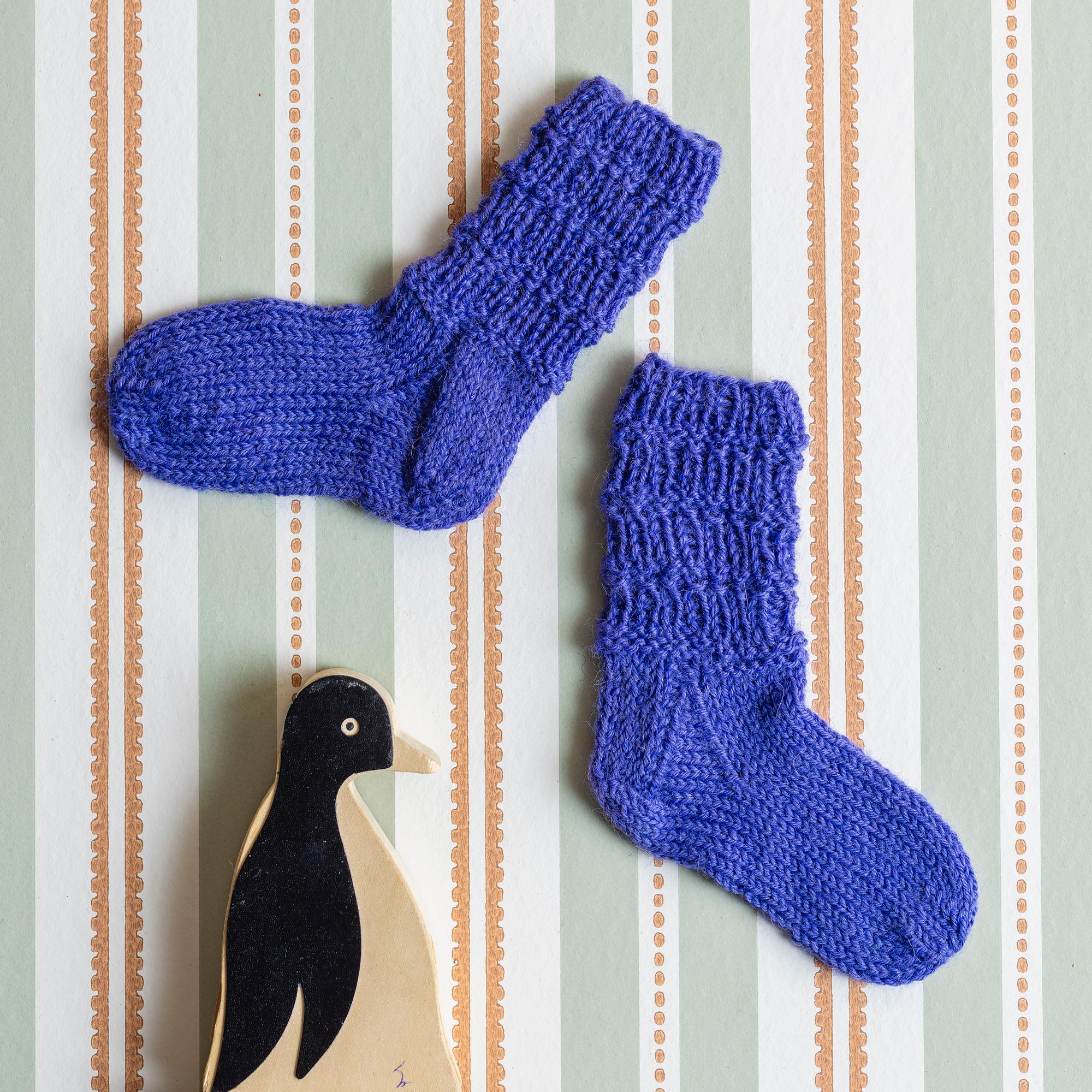 Vauvan villasukat – neulo joustavat perussukat, jotka on helppo pukea pieniin jalkoihin