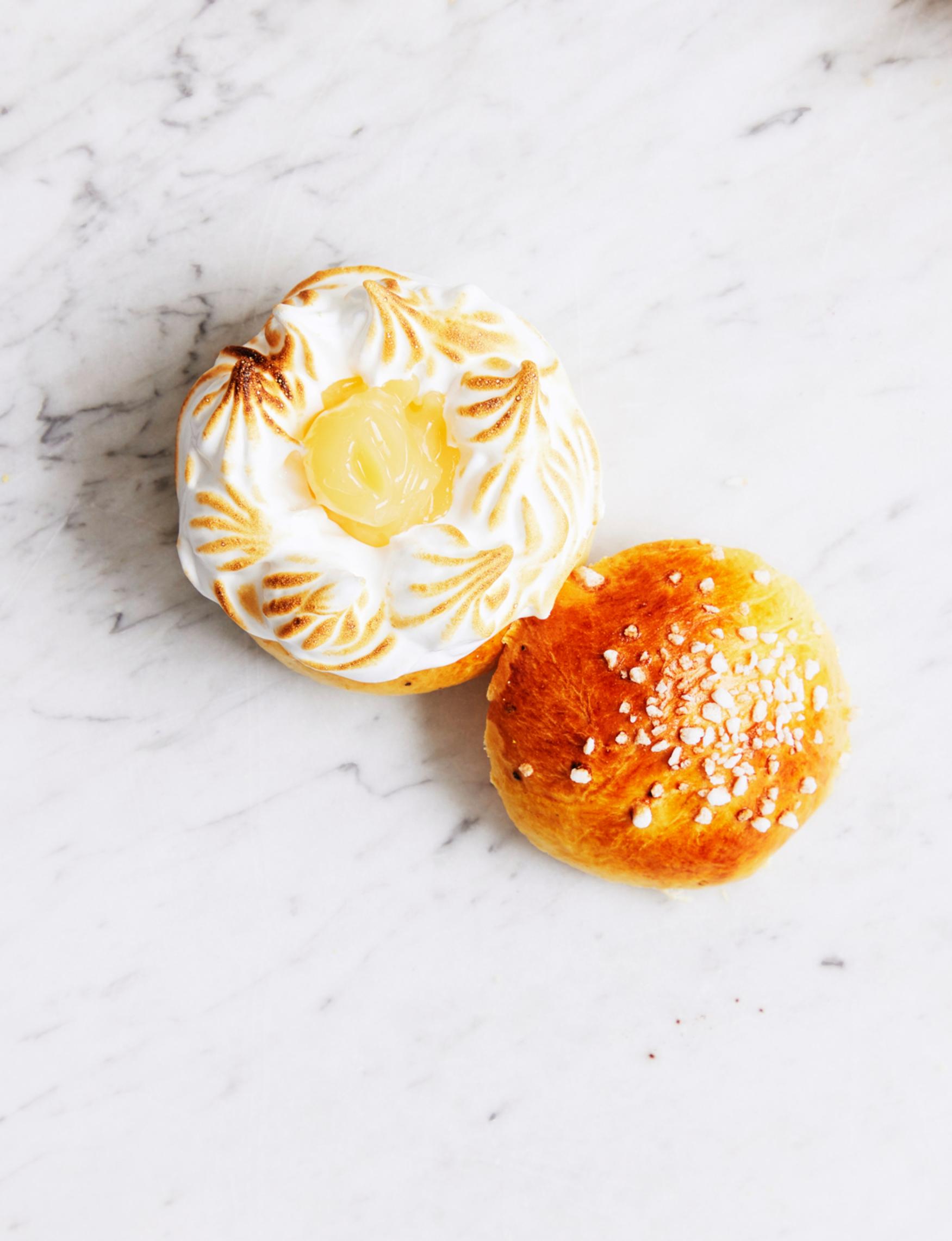 lemon curd -laskiaispulla