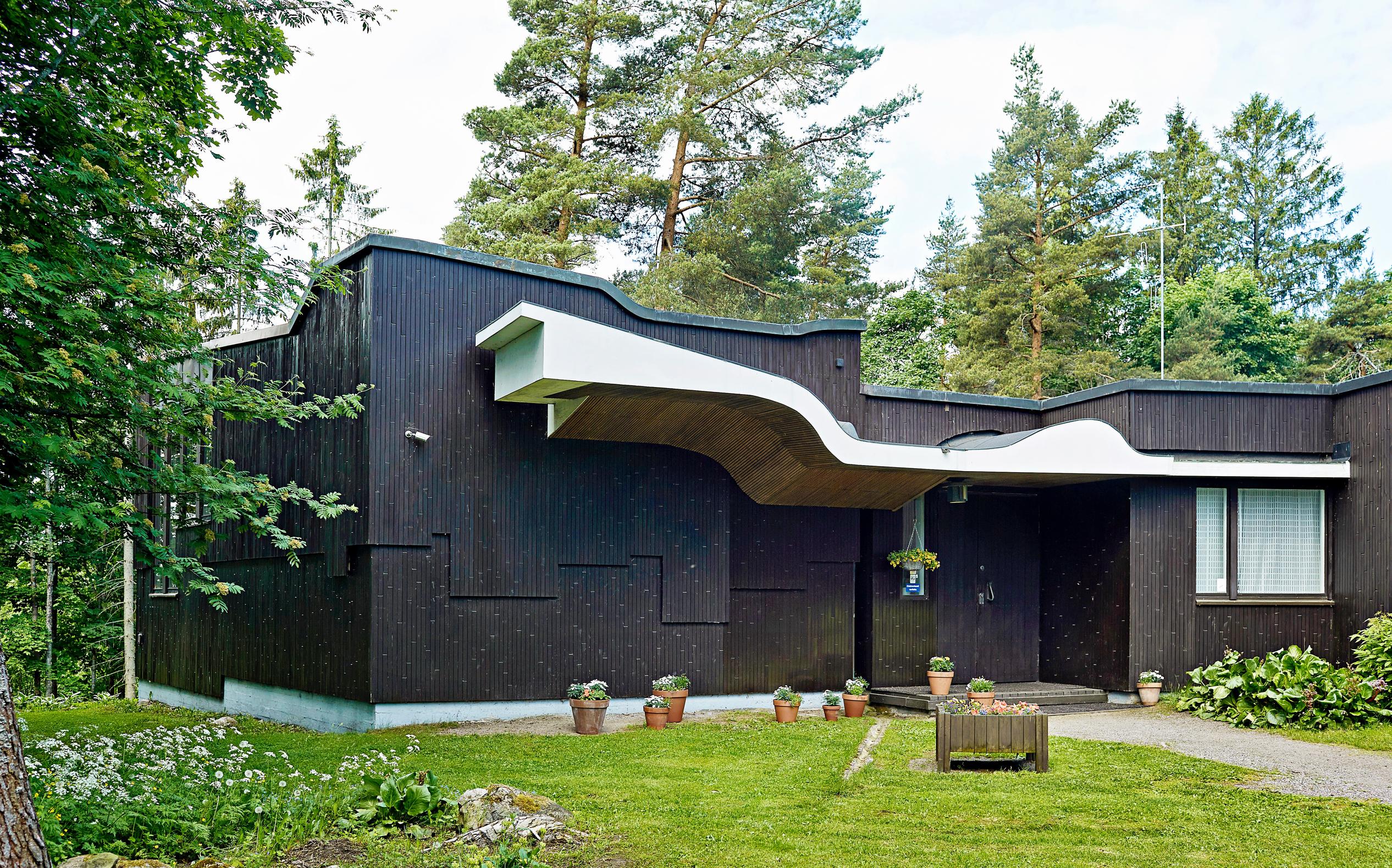 Villa Kokkonen suunniteltiin flyygelin ympärille – Alvar Aalto luonnosteli säveltäjä Joonas Kokkosen kodin pöytäliinaan