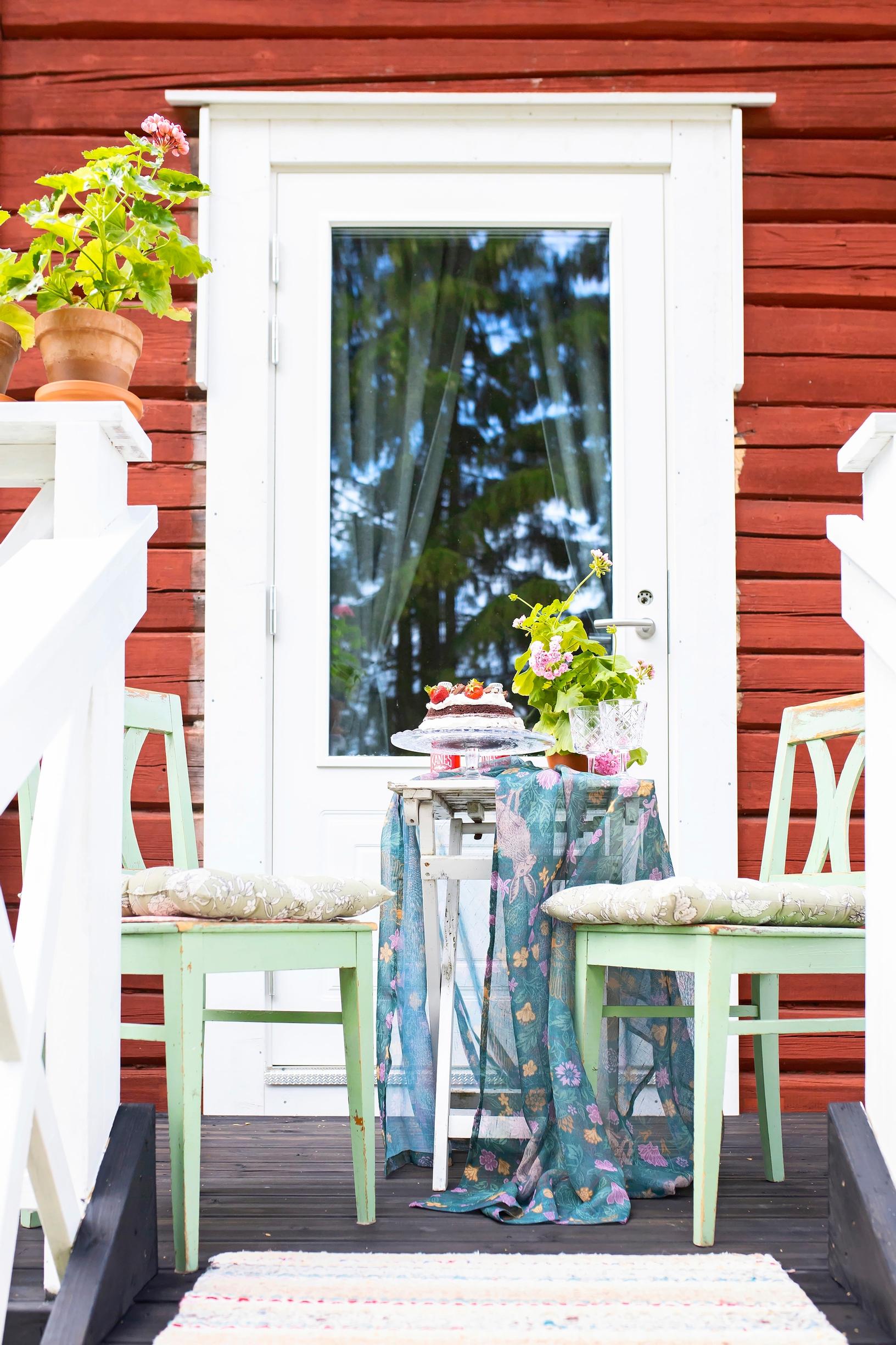 Vanhan talon terassi