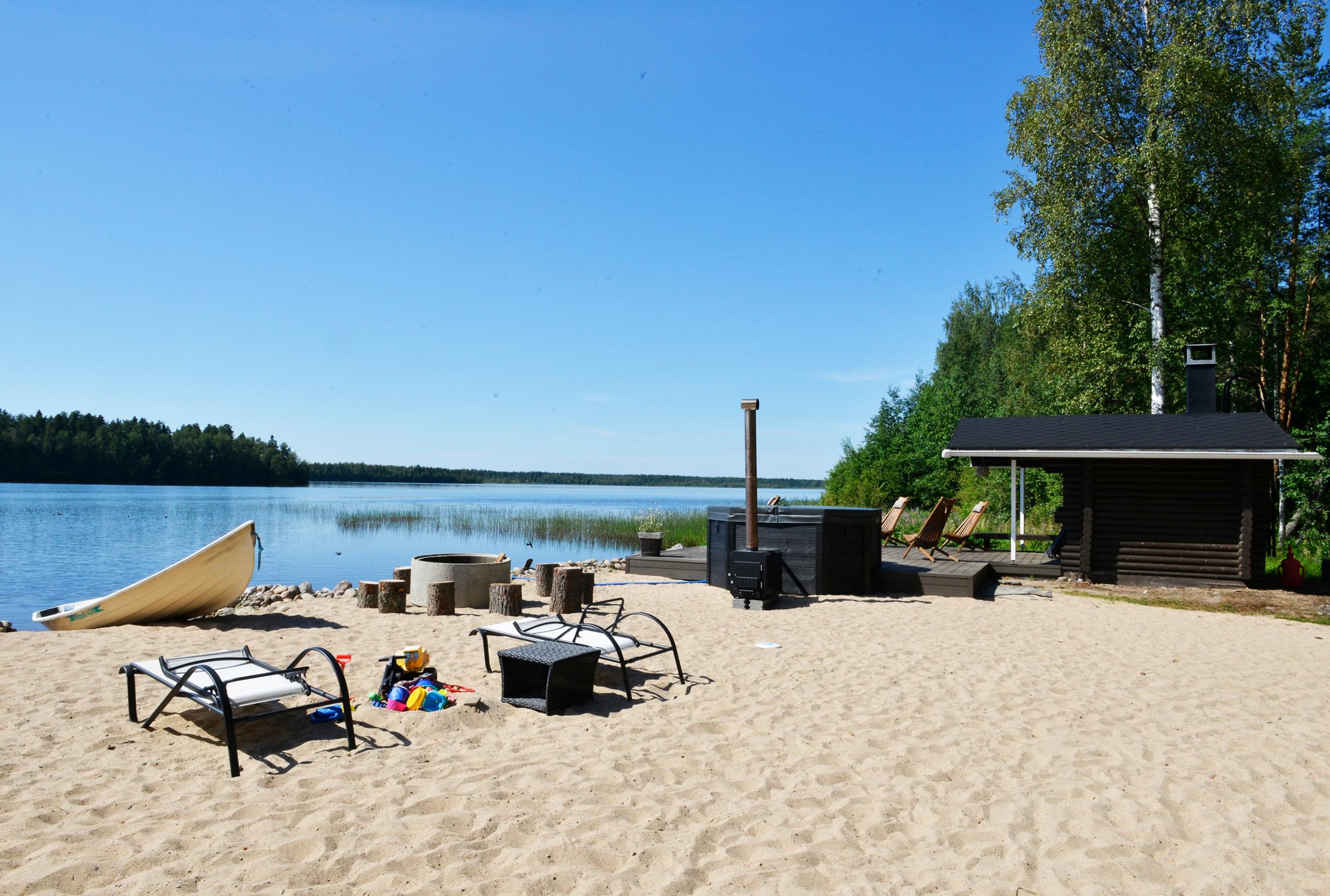 Rannalla on palju ja sauna