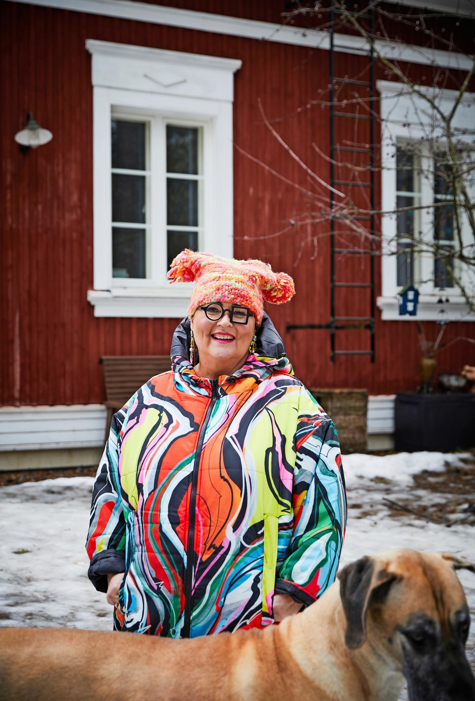 Ulli Toiviainen pihallaan