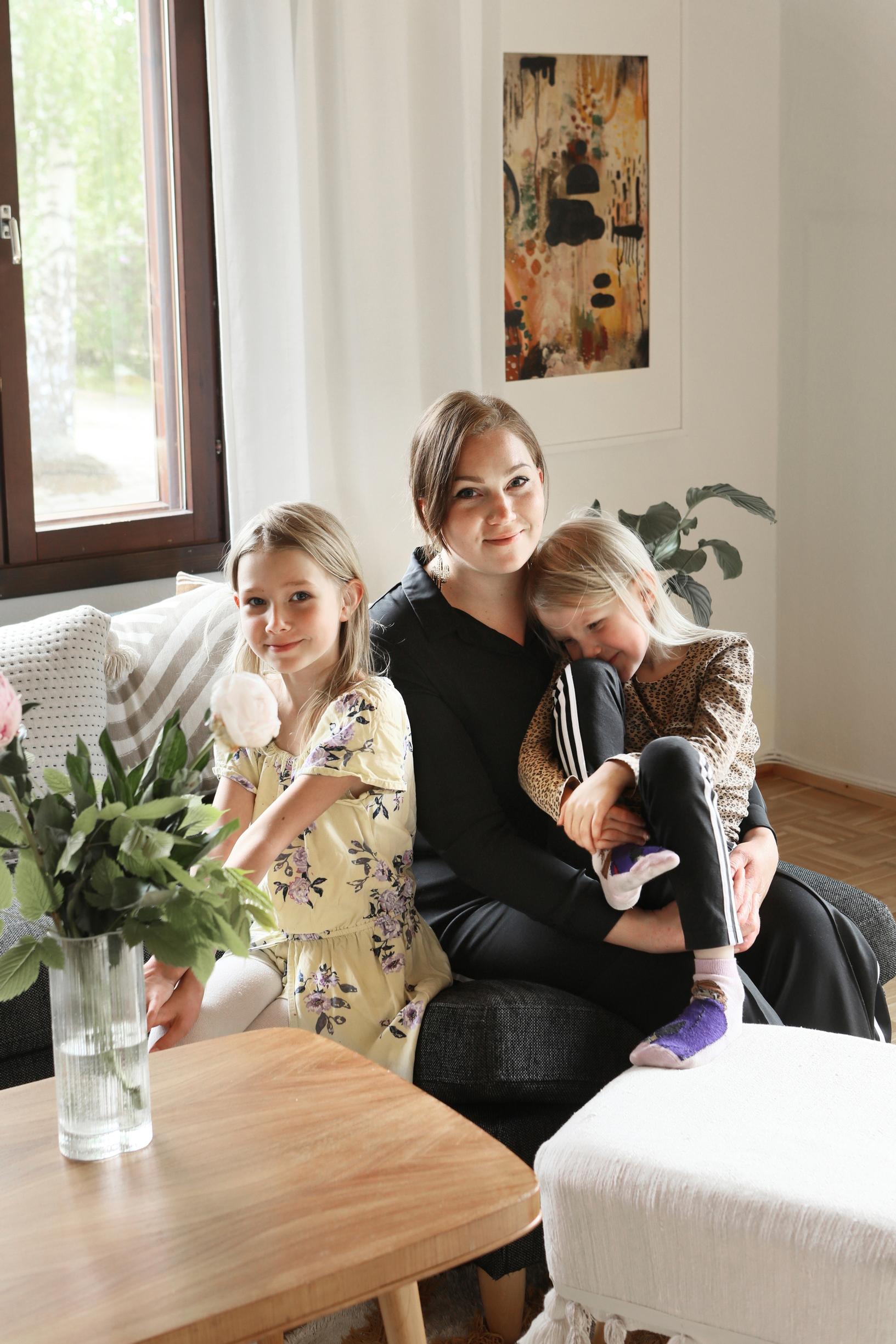 Veera Kuittinen lapsineen