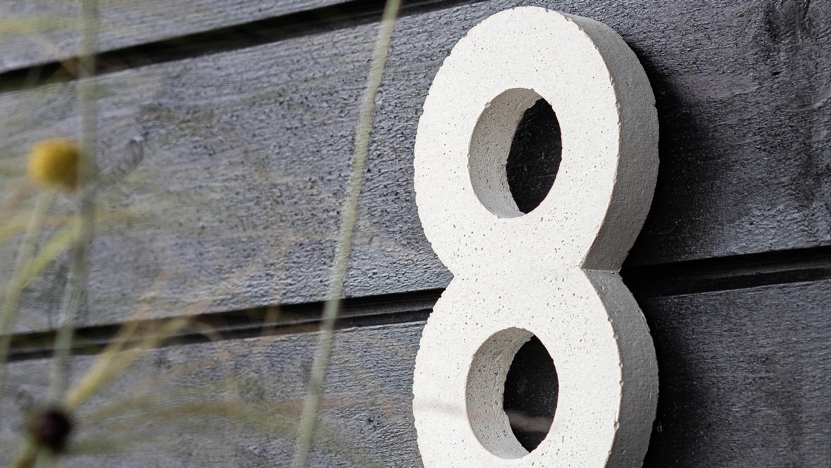 Talonumero betonista – näin valat näyttävän numeron helposti muotin avulla