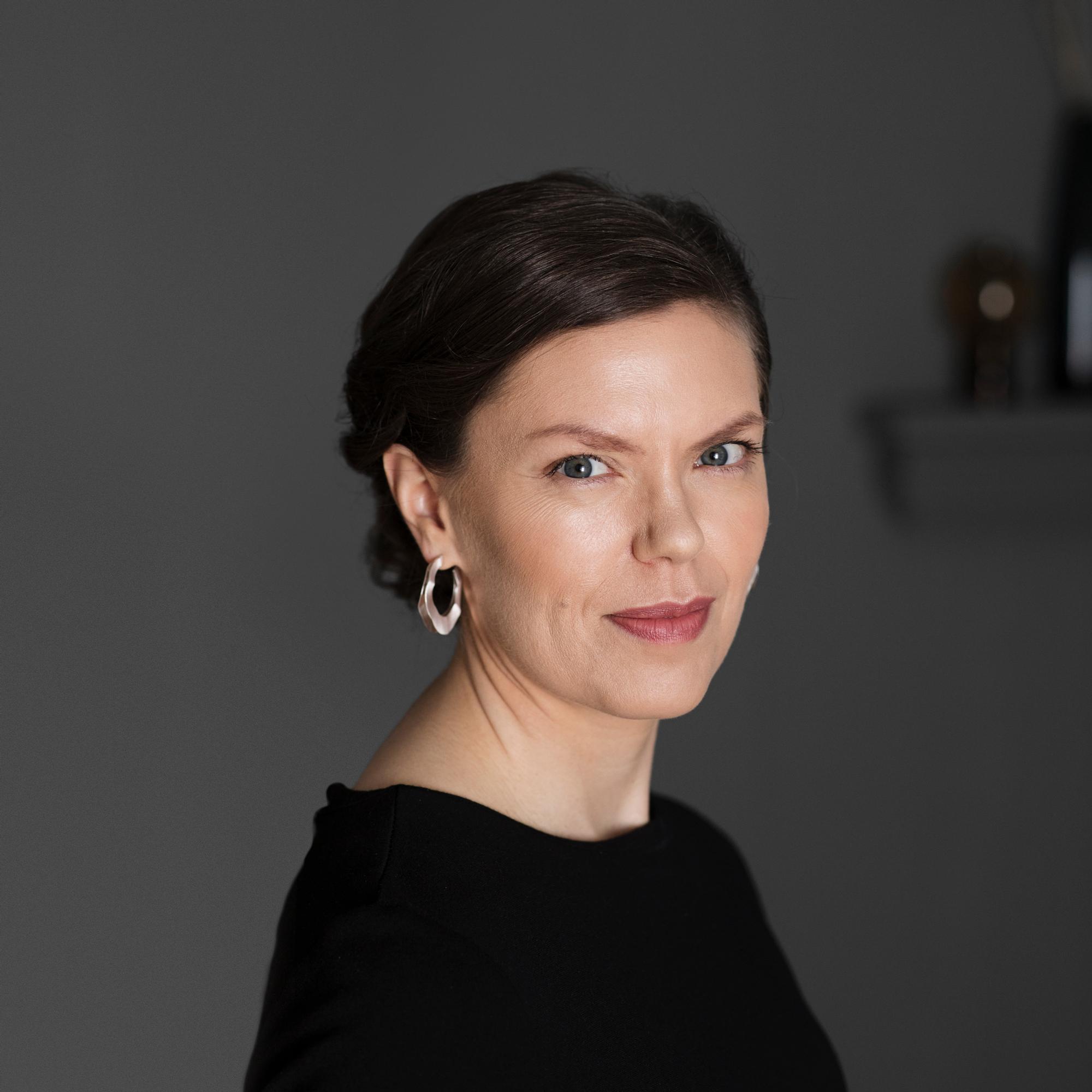 Koiratarvikeyrittäjä Maarit Kallio Sohvaryhmä-podcastissa: "Lemmikkibuumi johtuu halusta palata perusasioiden äärelle"