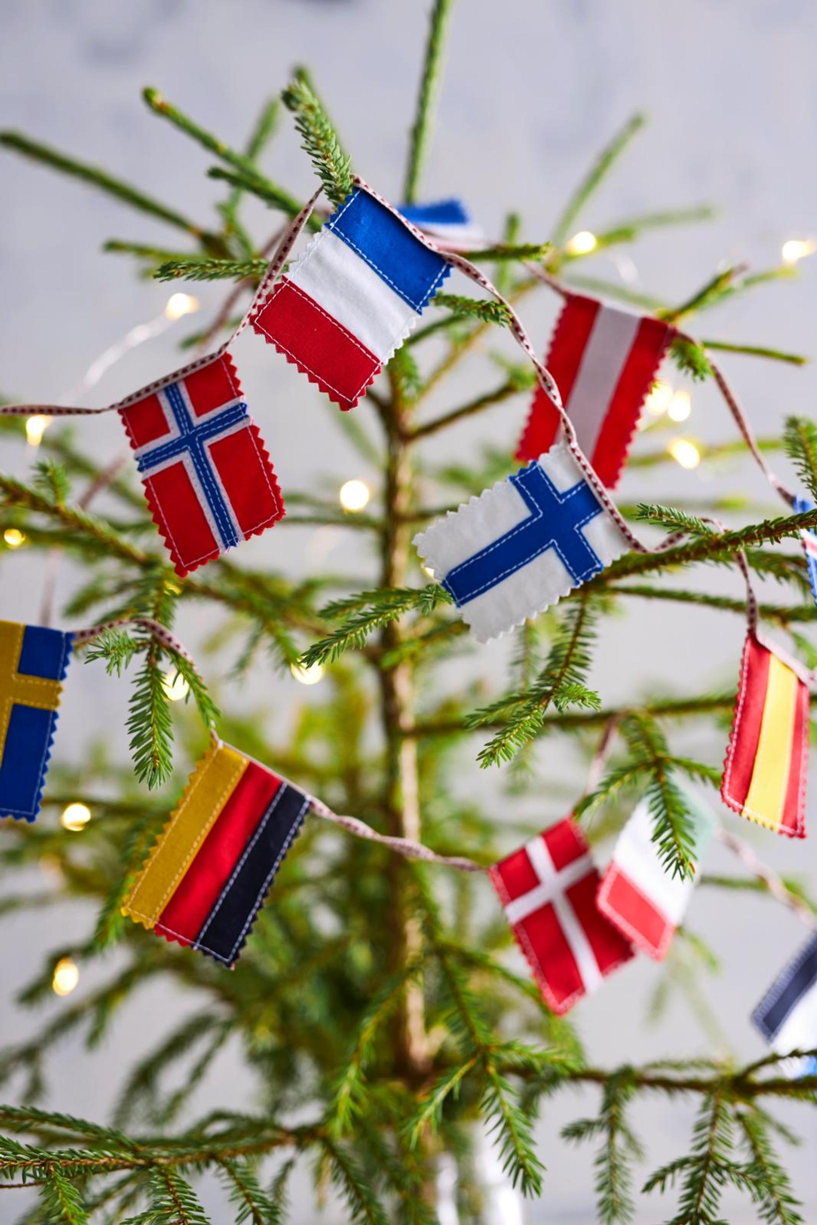 Lippunauha joulukuusessa