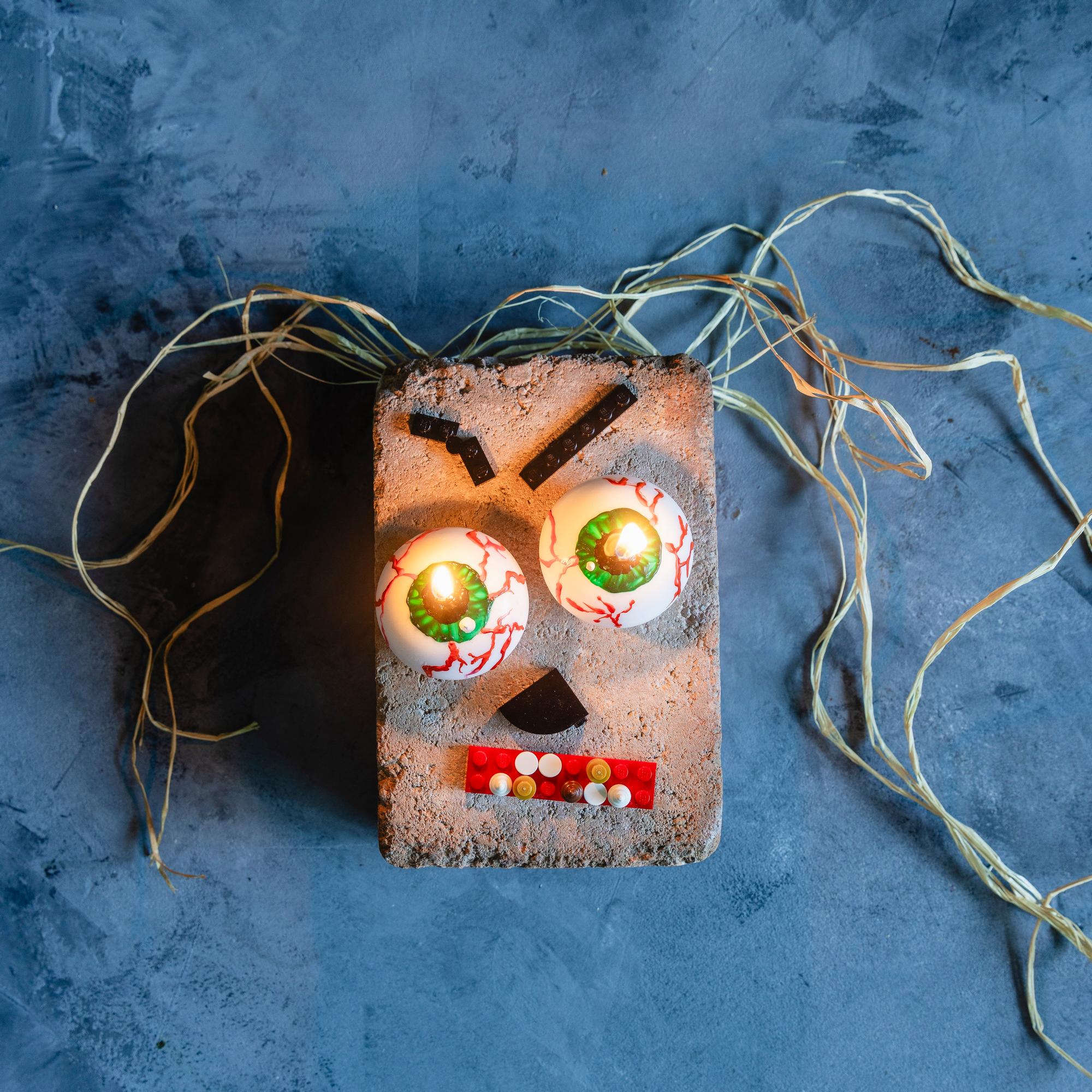 Tuunaa pyöreistä kynttilöistä karmeita palavia irtosilmiä halloweeniksi – jopas on polttava katse! 