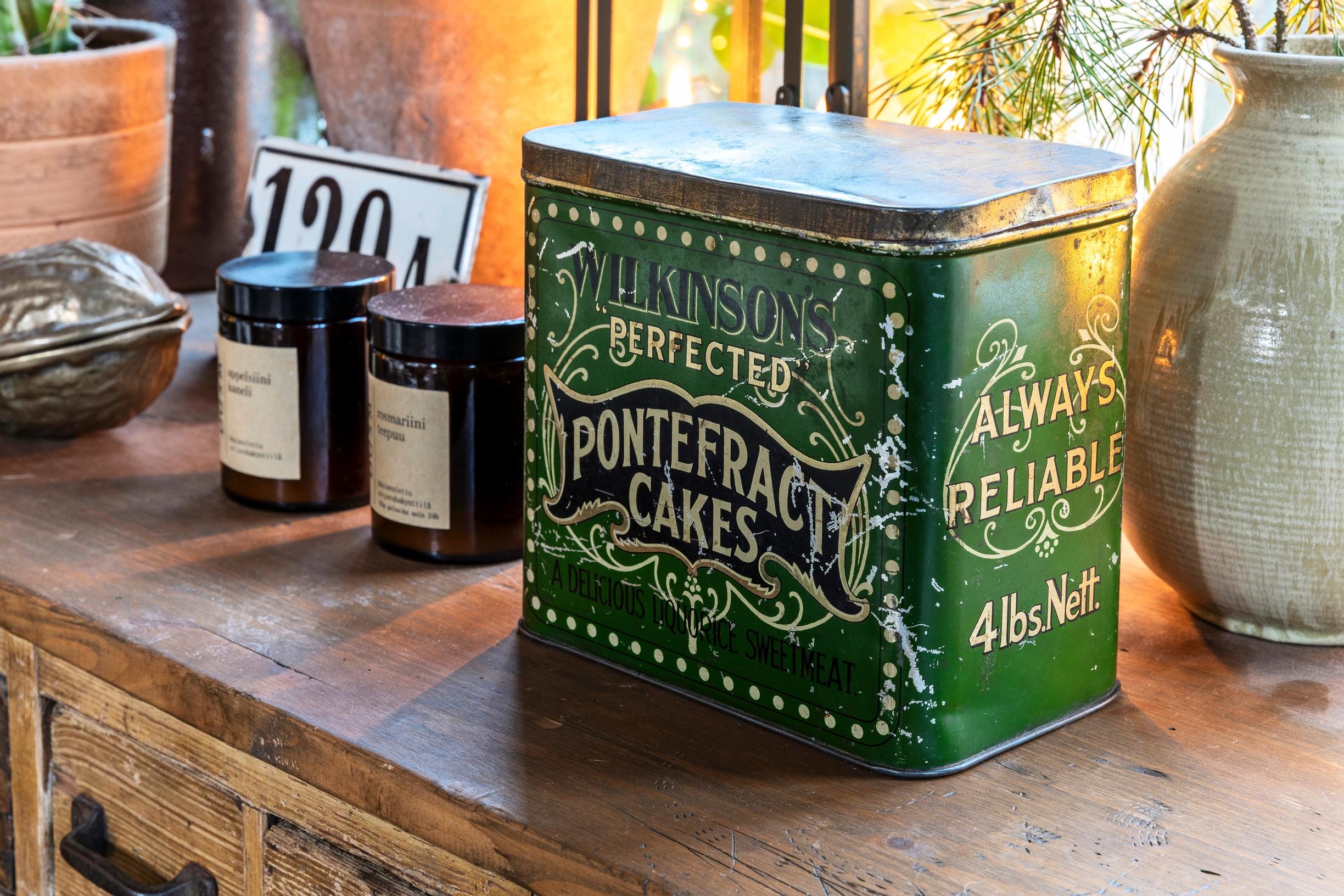 Vanha vihreä peltipurkki