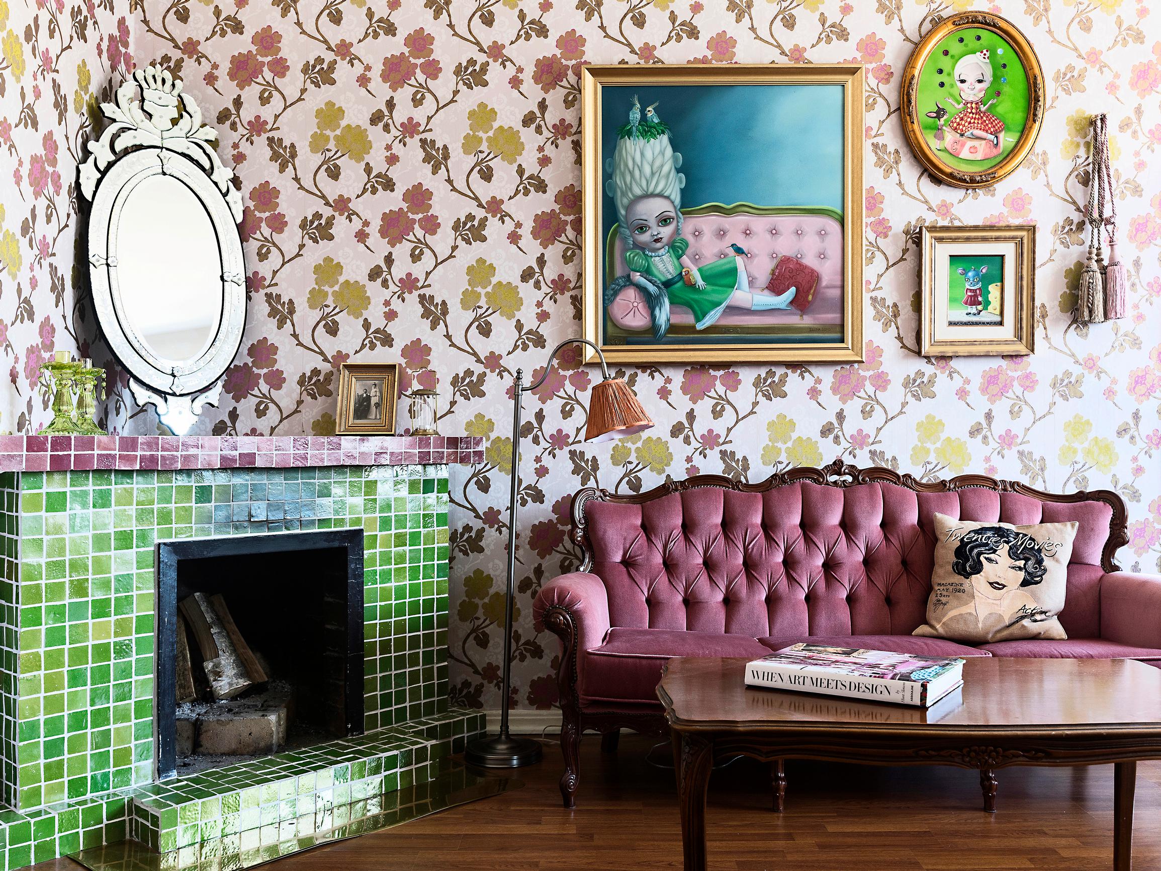 Villi, villimpi, villein! Maaritin lomakuplassa Hangossa on vihreä-pinkki keittiö ja seinillä kukkii ikikesä