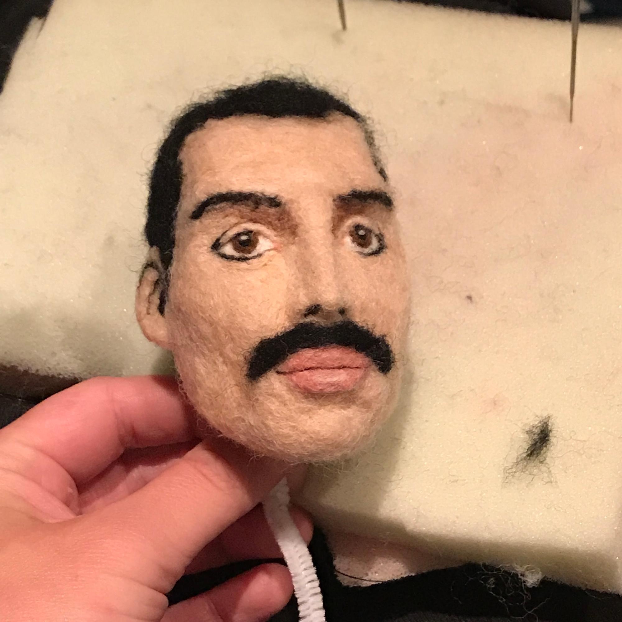 Huovutettu Freddie Mercury