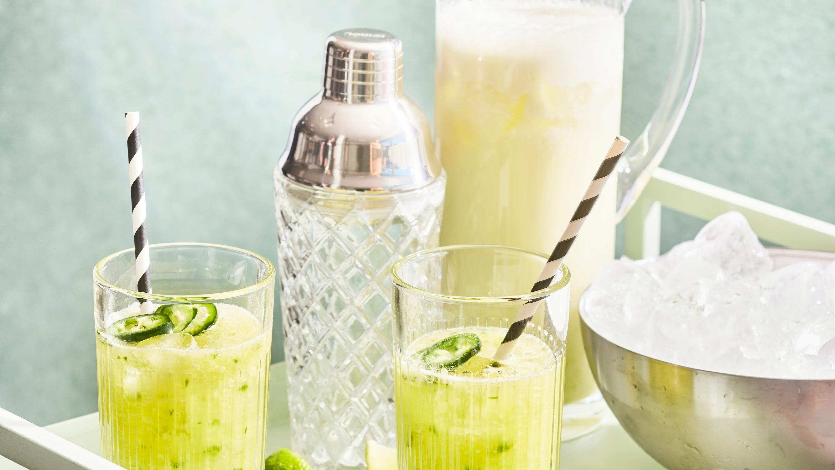Oletko oman elämäsi drinkkimestari? Testaa, kuinka hyvin tunnet suositut juomat!