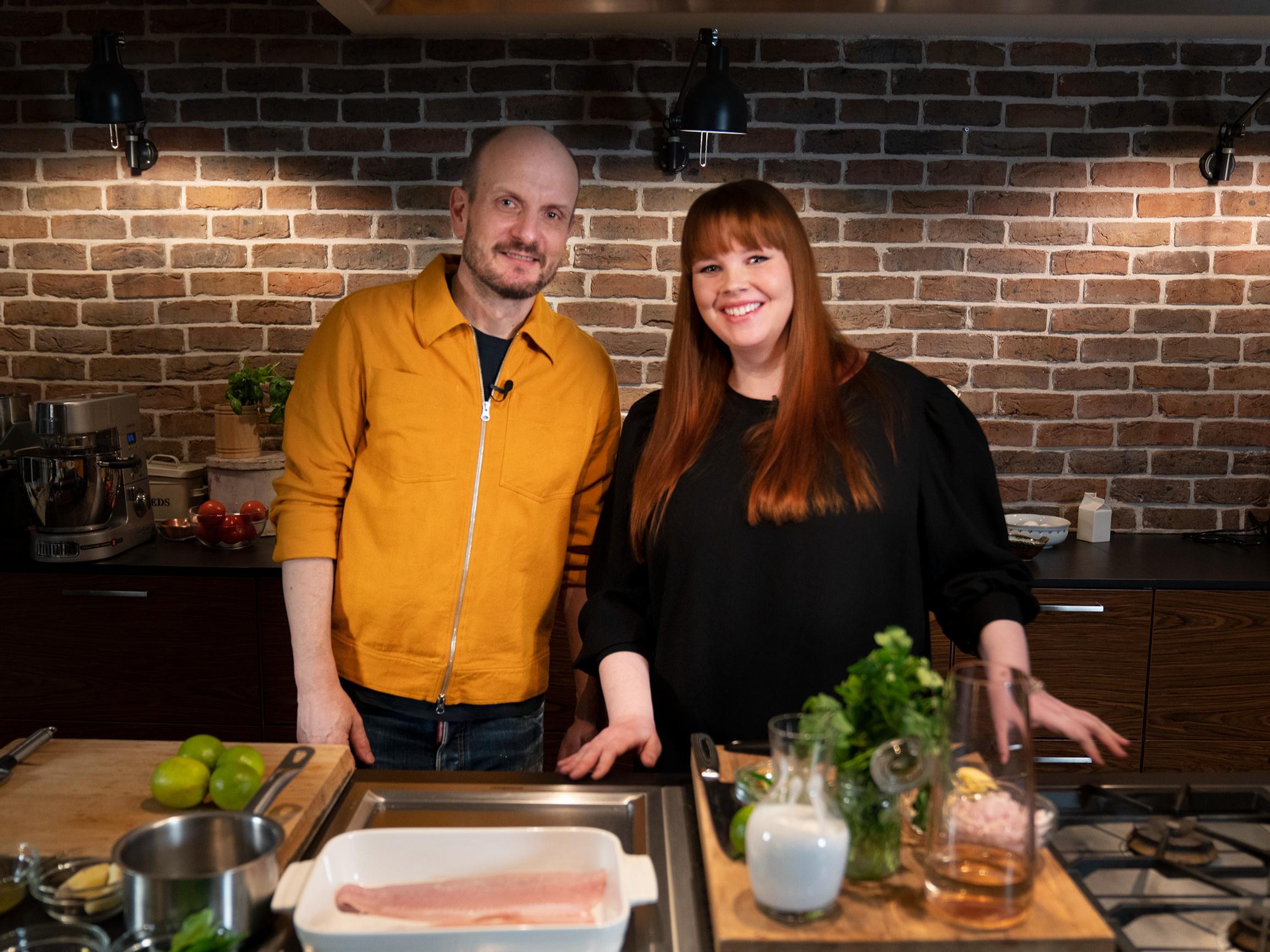 Hans Välimäki ja Heidi Kjellman Hans ja rakkaimmat reseptit -videosarjassa