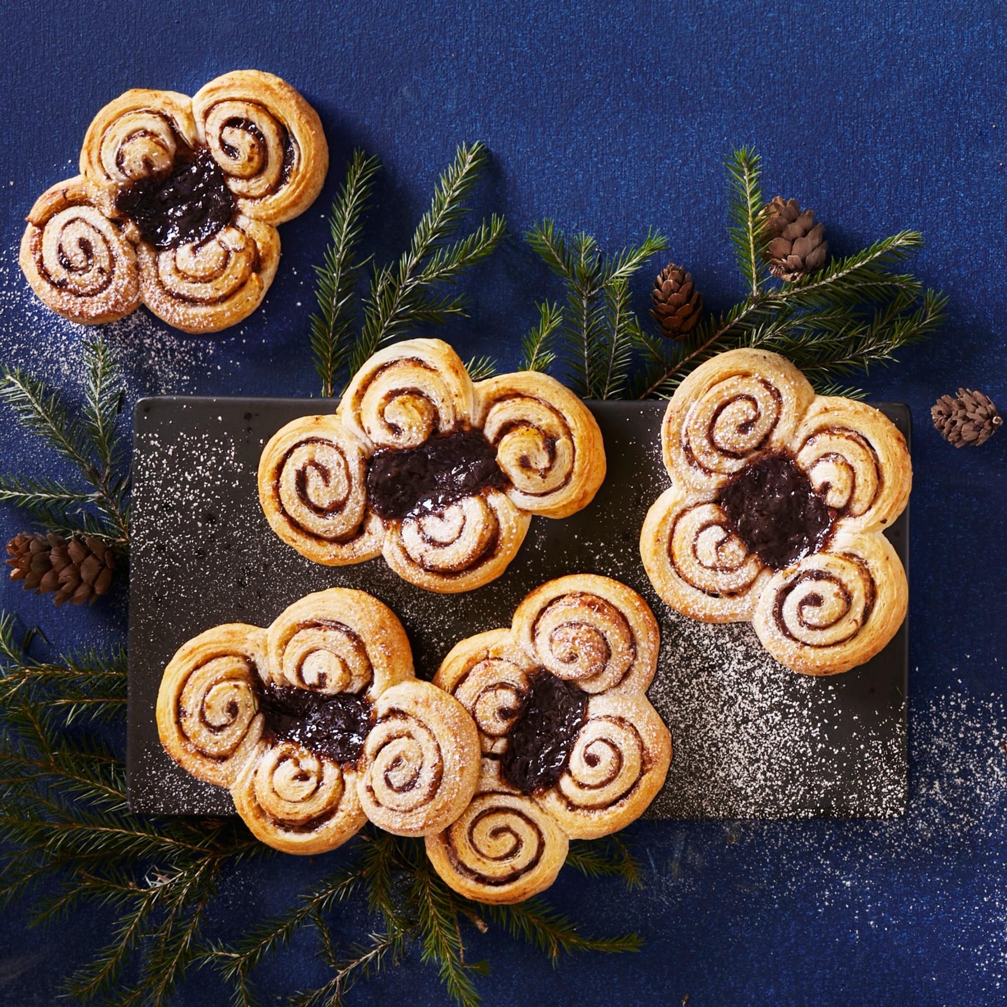 Croissant muuttui tortuksi! Luumukierteet valmistuvat valmistaikinasta ja hillosta kädenkäänteessä  