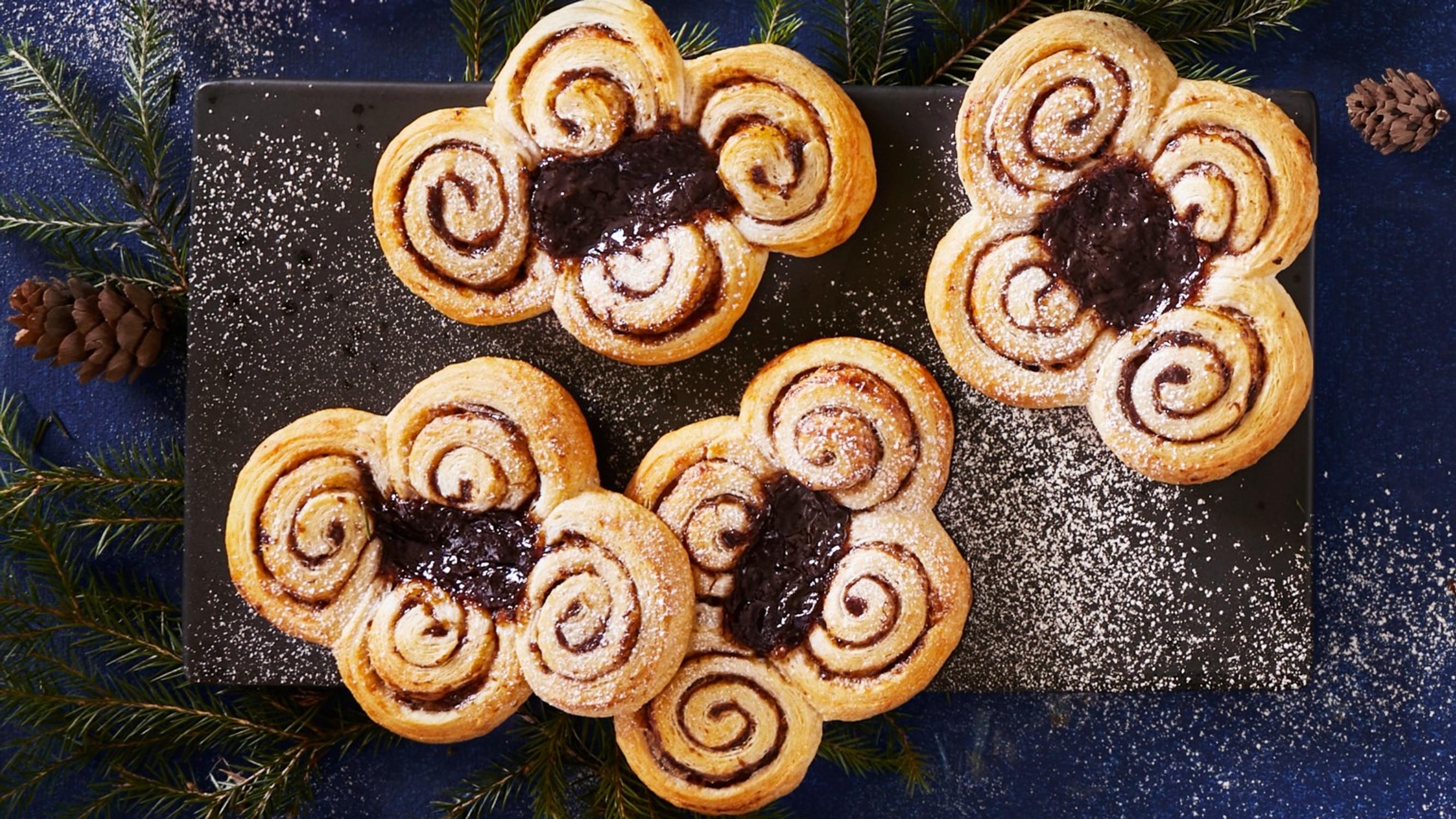 Croissant muuttui tortuksi! Luumukierteet valmistuvat valmistaikinasta ja hillosta kädenkäänteessä  