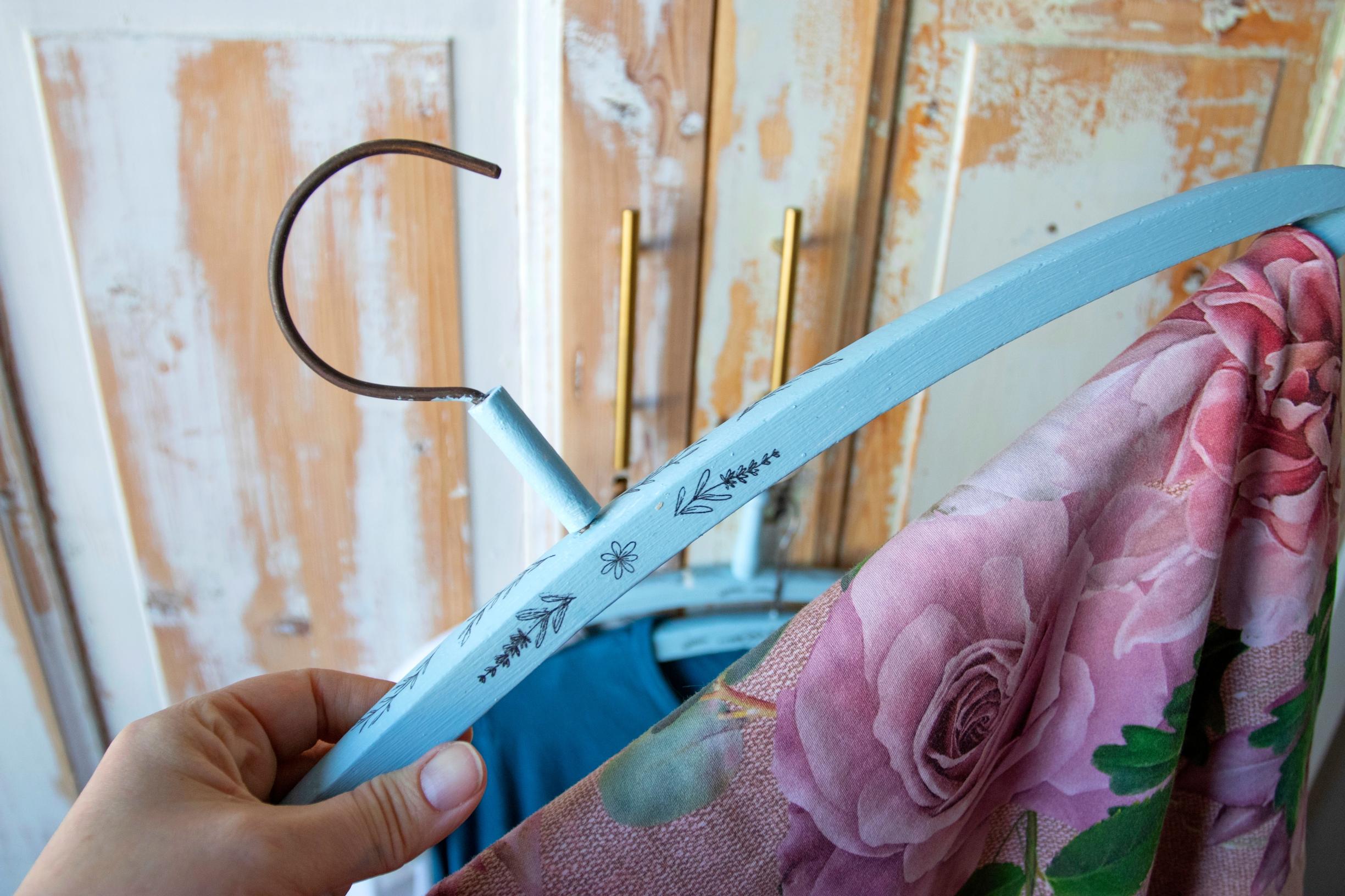 valmis kuvioitu henkari käytössä