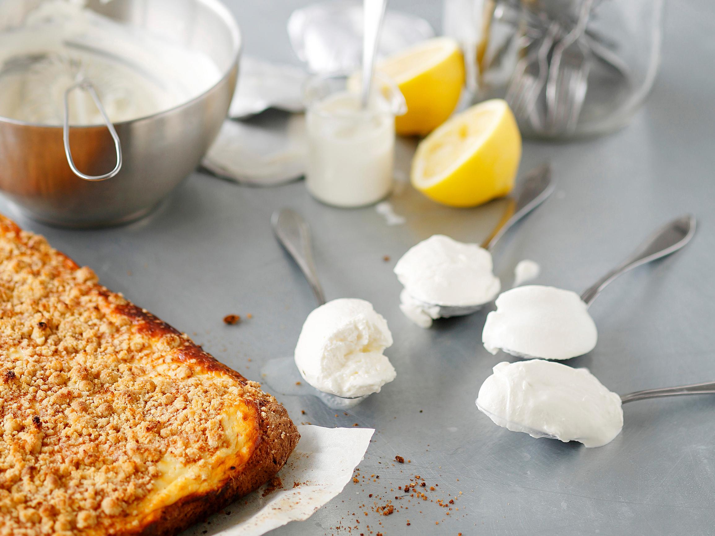 Mitä eroa on smetanalla, jogurtilla ja rahkalla? Näin valitset sopivat hapanmaitotuotteet ruoanlaittoon ja leivontaan