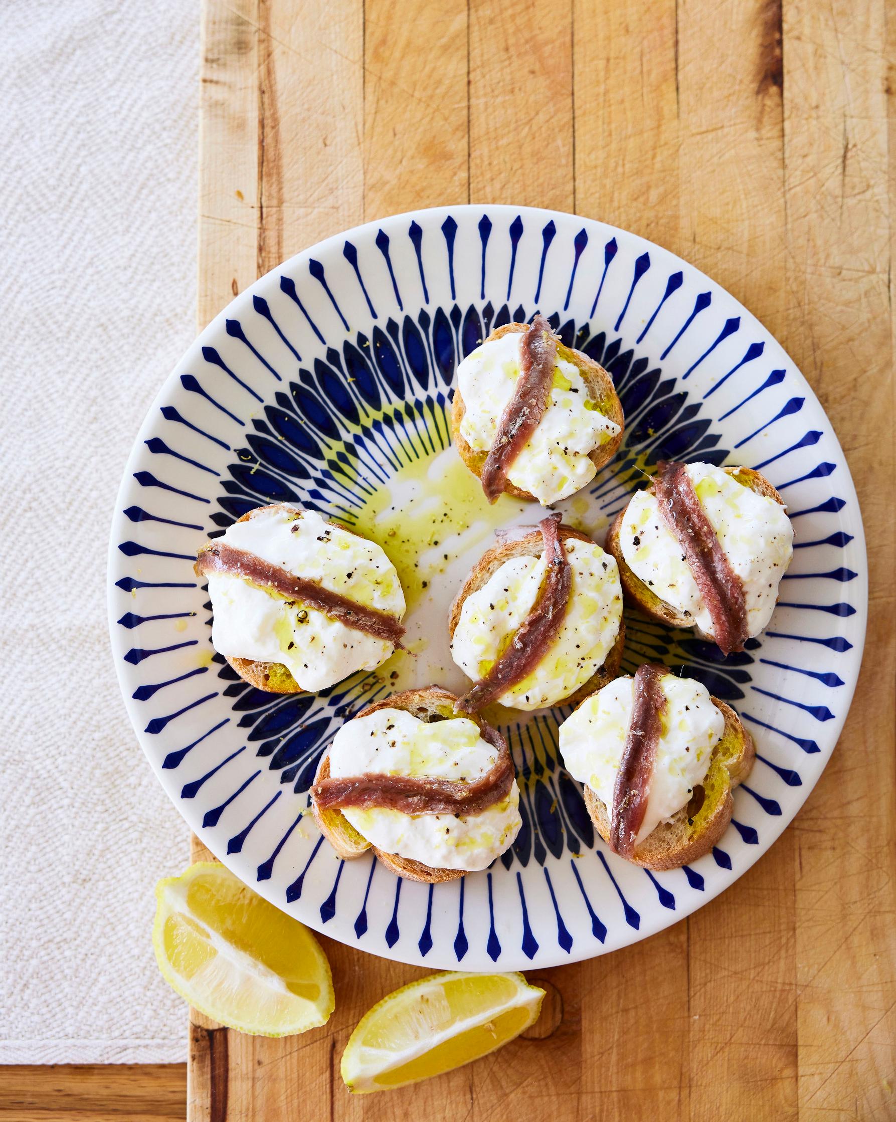 Burrata-sardellileivät