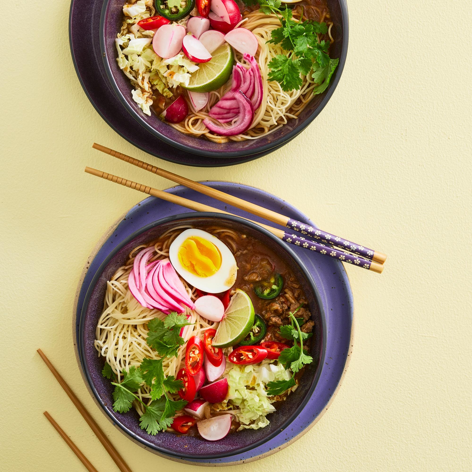 Nopea birria-ramen yhdistää meksikolaiset ja japanilaiset maut kutkuttavasti samaan soppakulhoon!