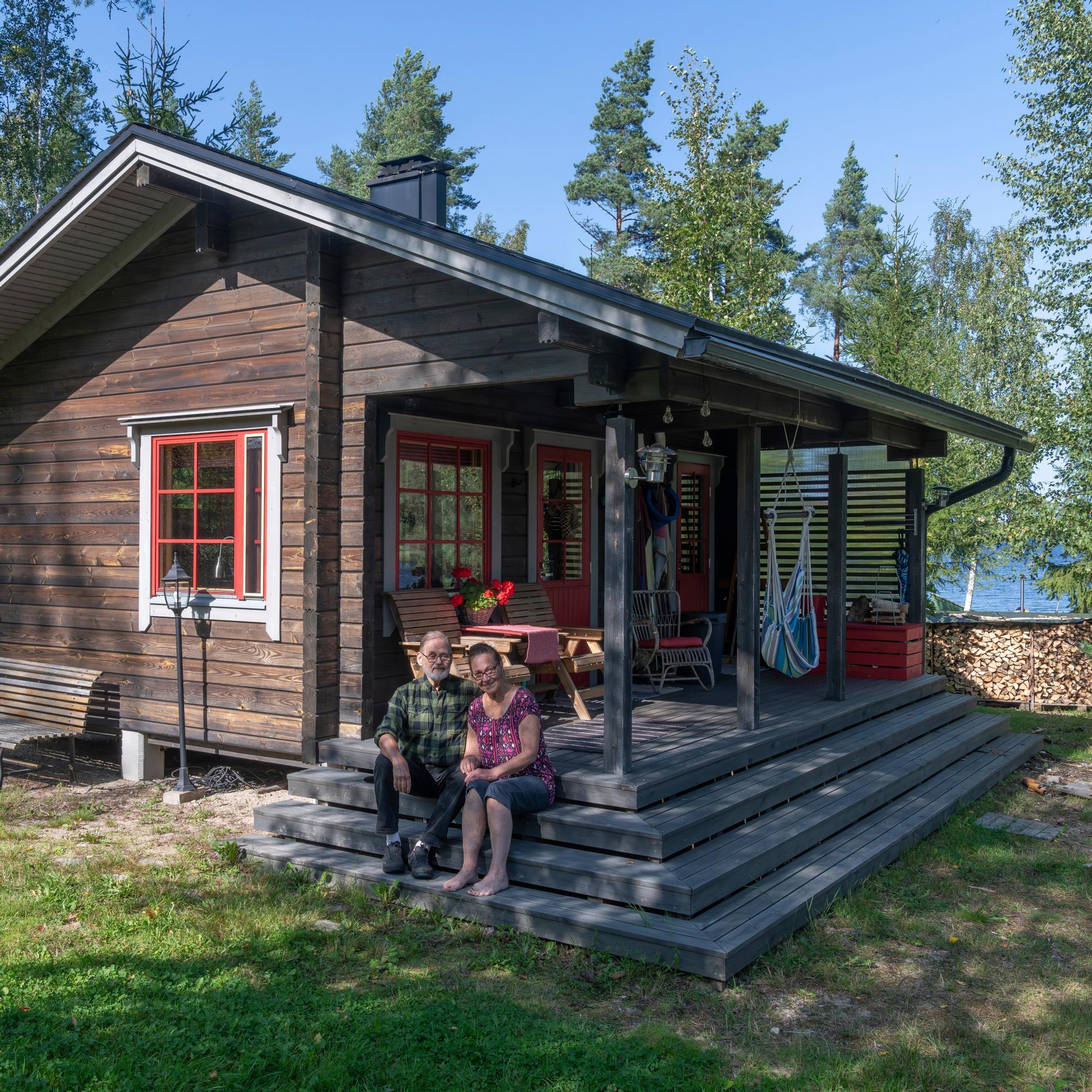 Riitalle on soitettu mökille jo monta kertaa ambulanssi – ”Jos tänne mökille kuolen, kuolen onnellisena”