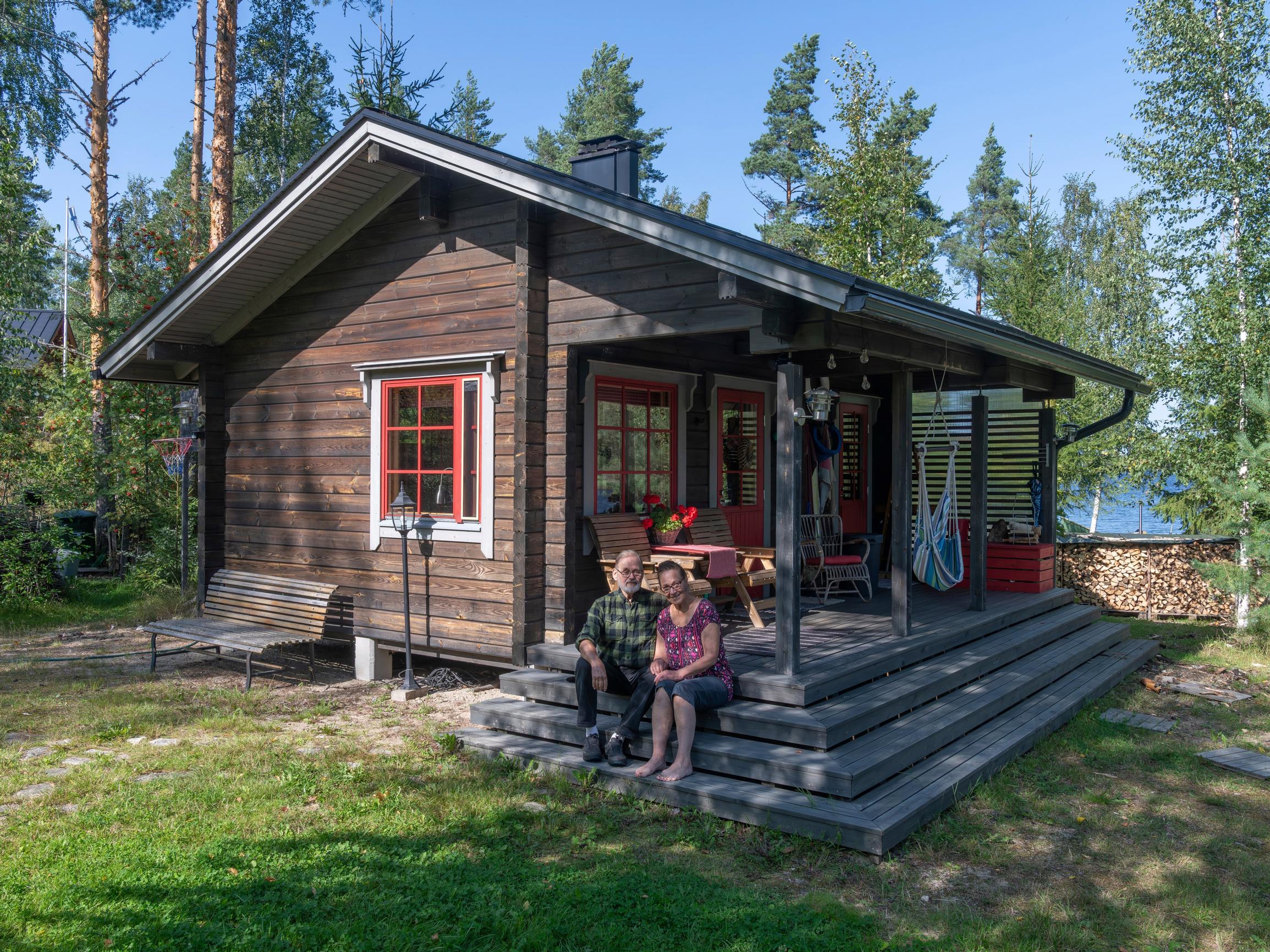 Riitalle on soitettu mökille jo monta kertaa ambulanssi – ”Jos tänne mökille kuolen, kuolen onnellisena”