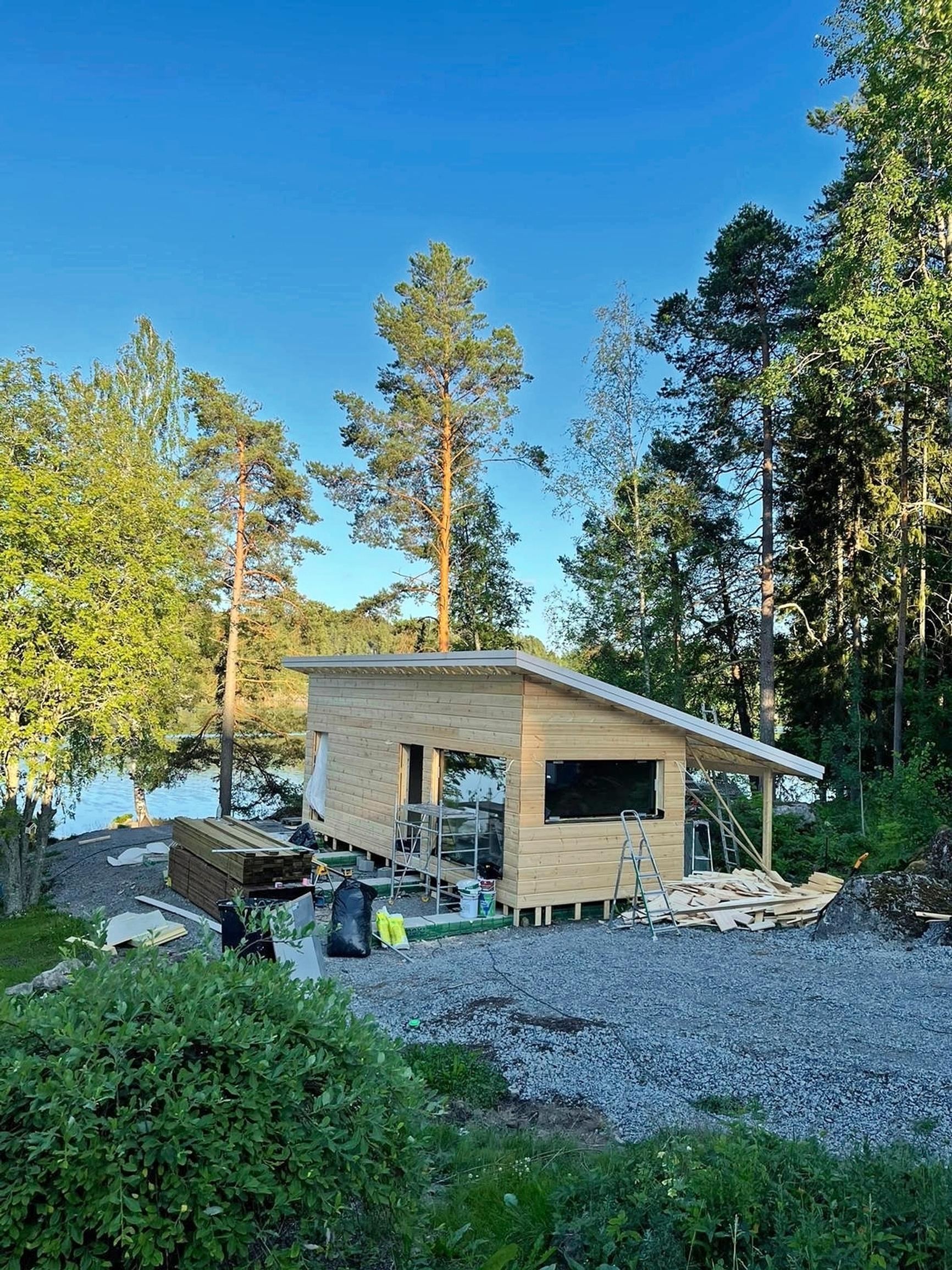 Saunamökki rakennusvaiheessa