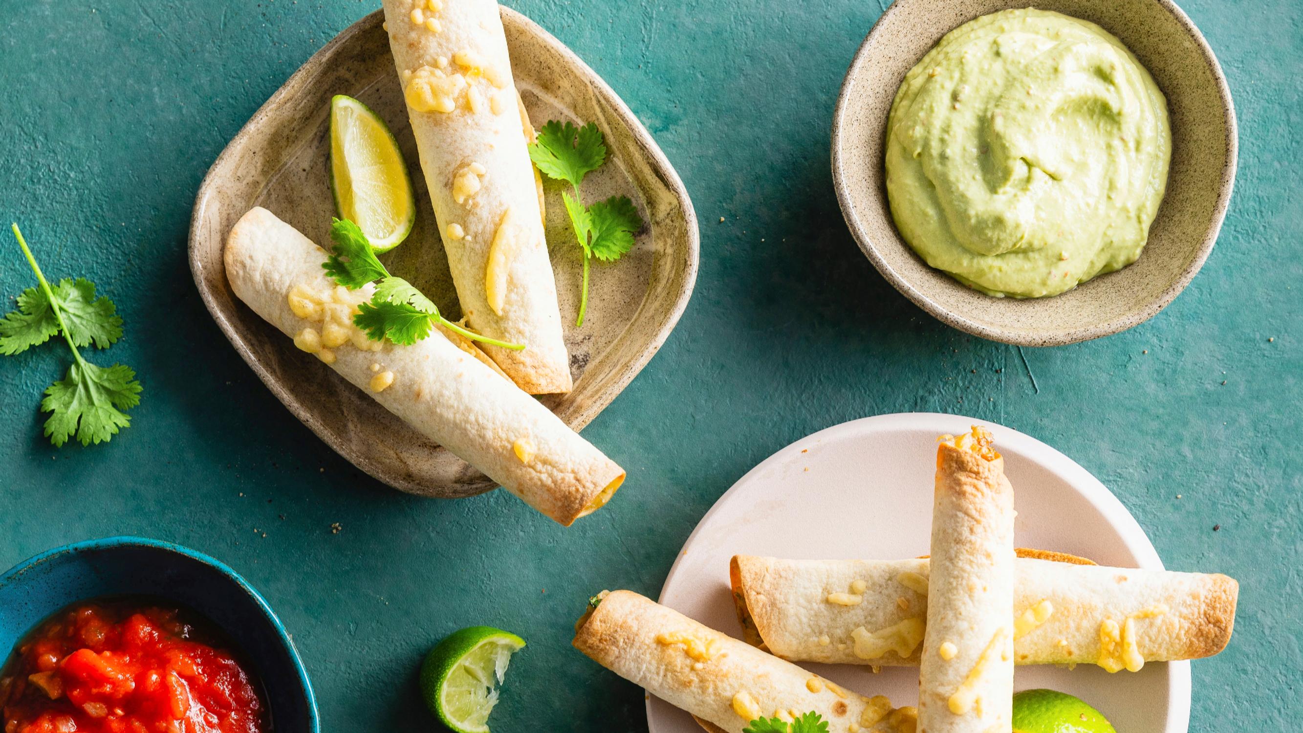 ¡Exquisito taquitos! Pyöräytä tortillaletut tötterölle ja täytä ne pizzakalalla & aasialaisilla maulla