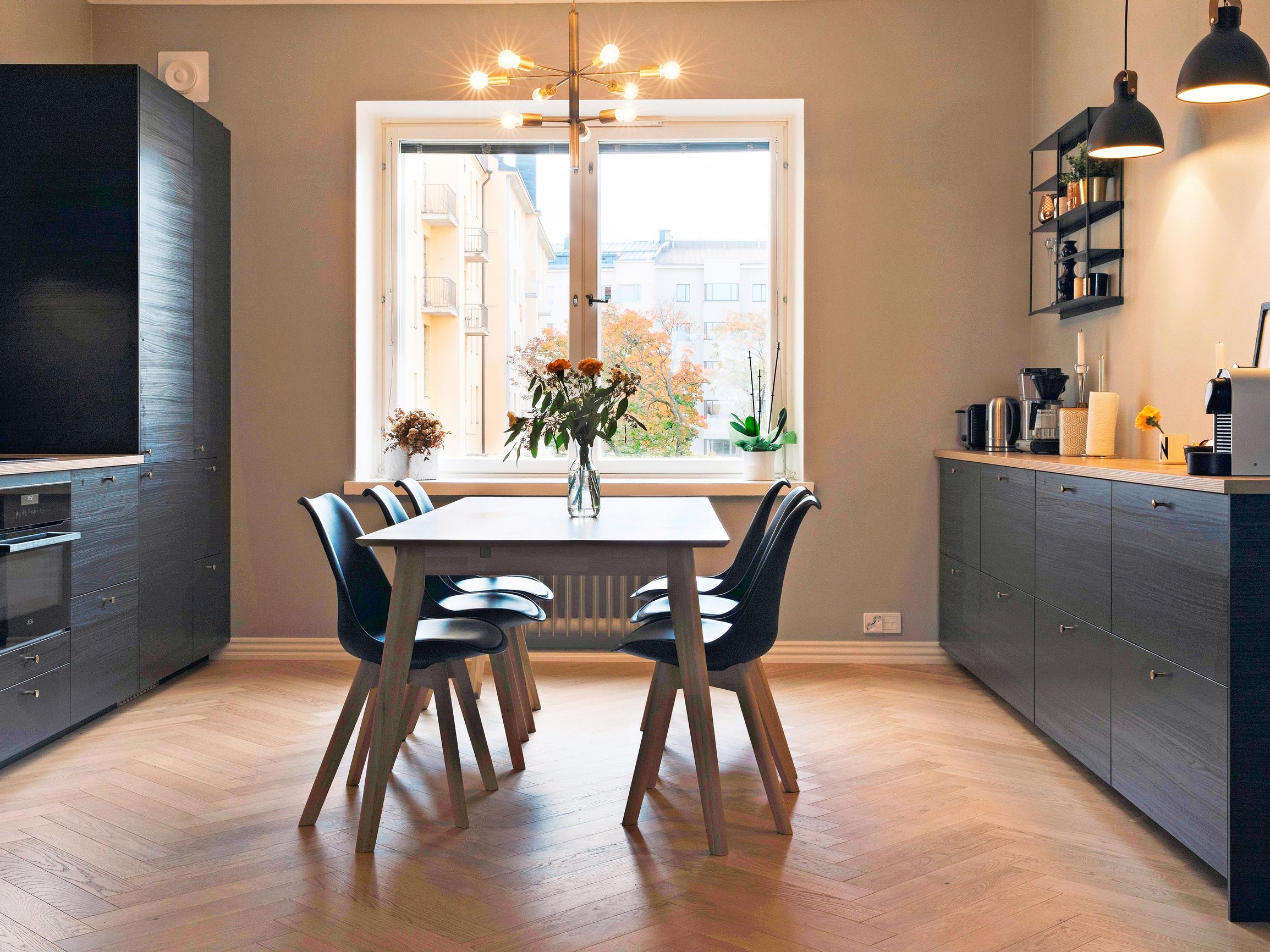 Keittiö muutti makuuhuoneeseen! Kerrostaloasunnon remontissa huonejärjestys vaihtui ja keittiö sai uuden, tyylikkään ilmeen