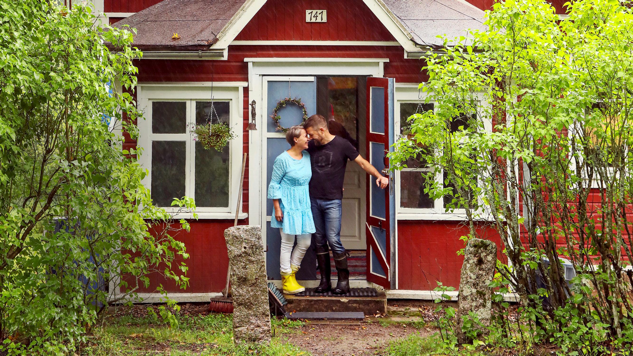 Ensin Helena ja Heikki löysivät toisensa ja sitten vanhan kyläkaupan – ”Jokainen päivä torpalla on ihanaa hyggeilyä”