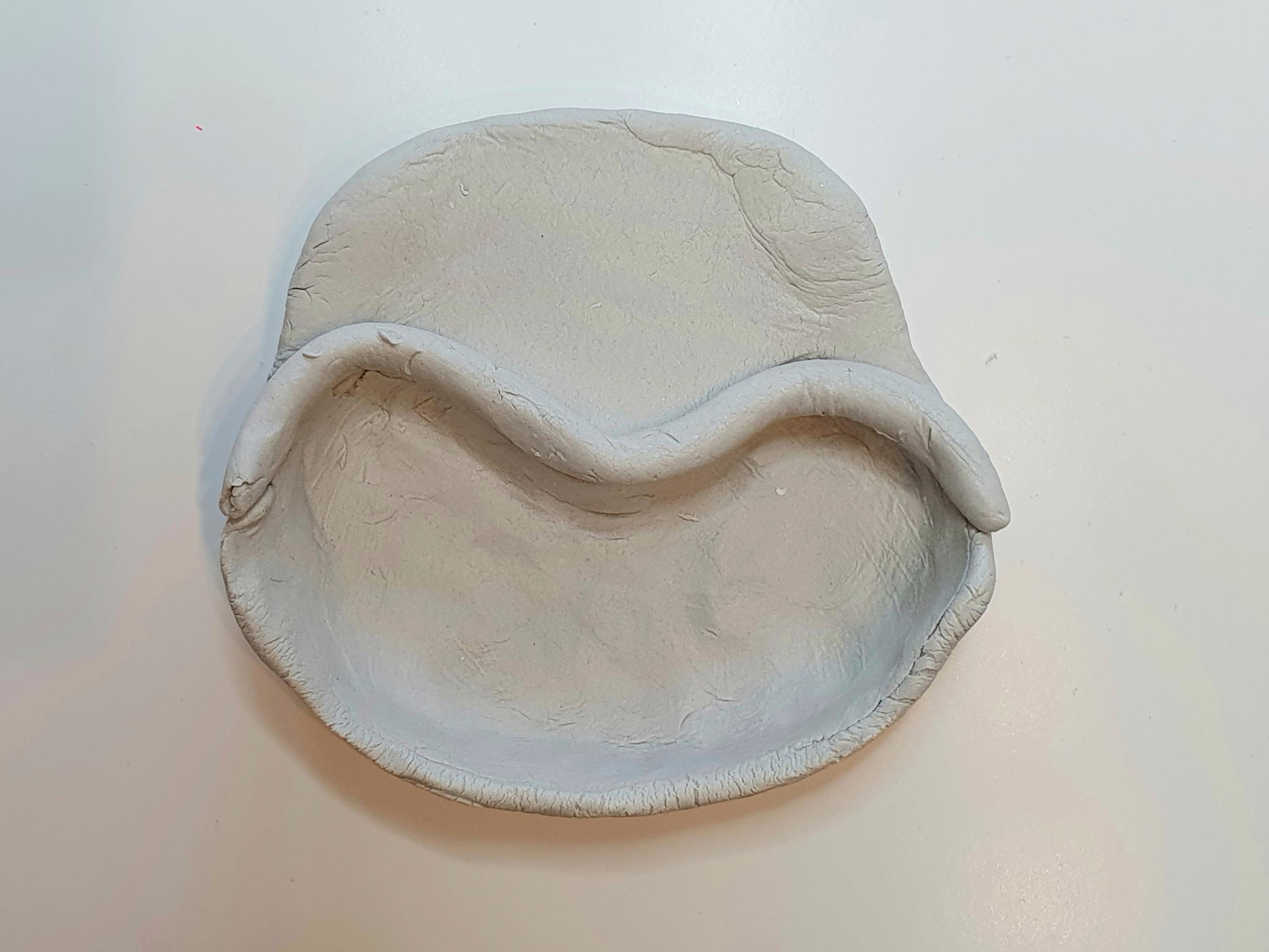 kulhon muotoilua makkaratekniikalla