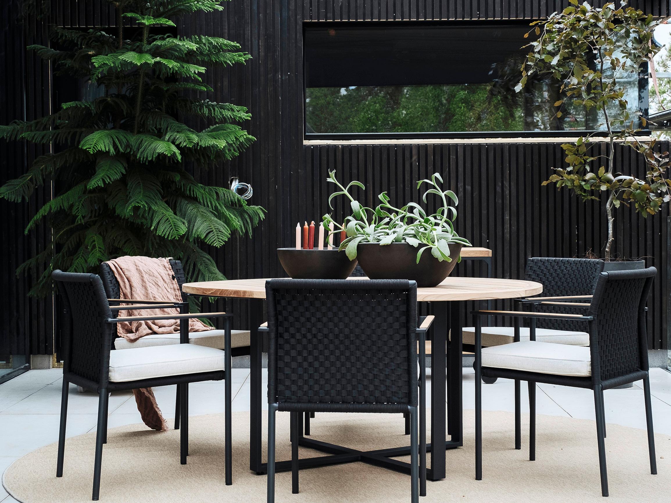 Kylpykeitaita ja olohuoneen tyyliä! Nämä 4 trendiä näkyvät terassien sisustuksessa juuri nyt