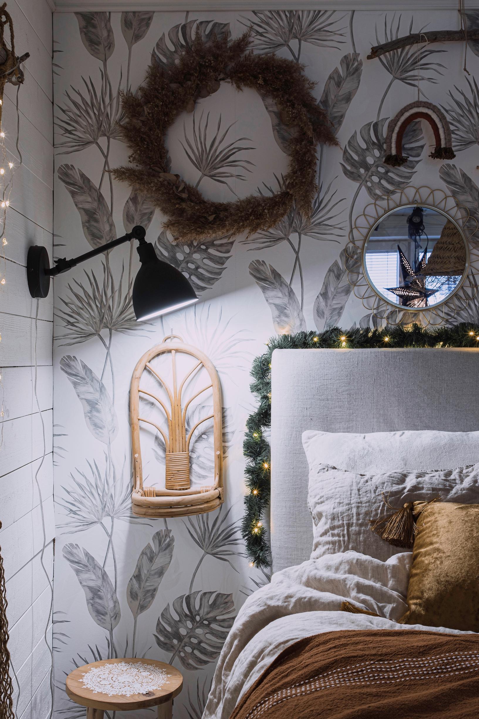 Makuuhuoneen joulukoristeita 