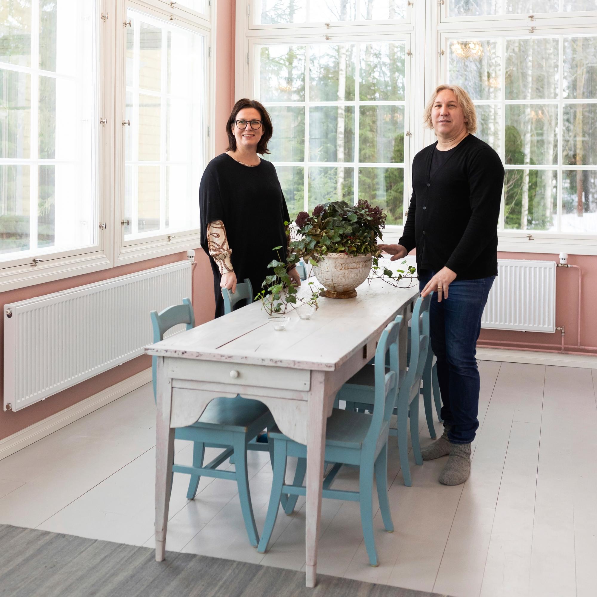 Amerikkalainen unelma Kauhajoella − Valkoinen puu -kahvilan kakkuja ajetaan maistamaan toiselta puolelta Suomea