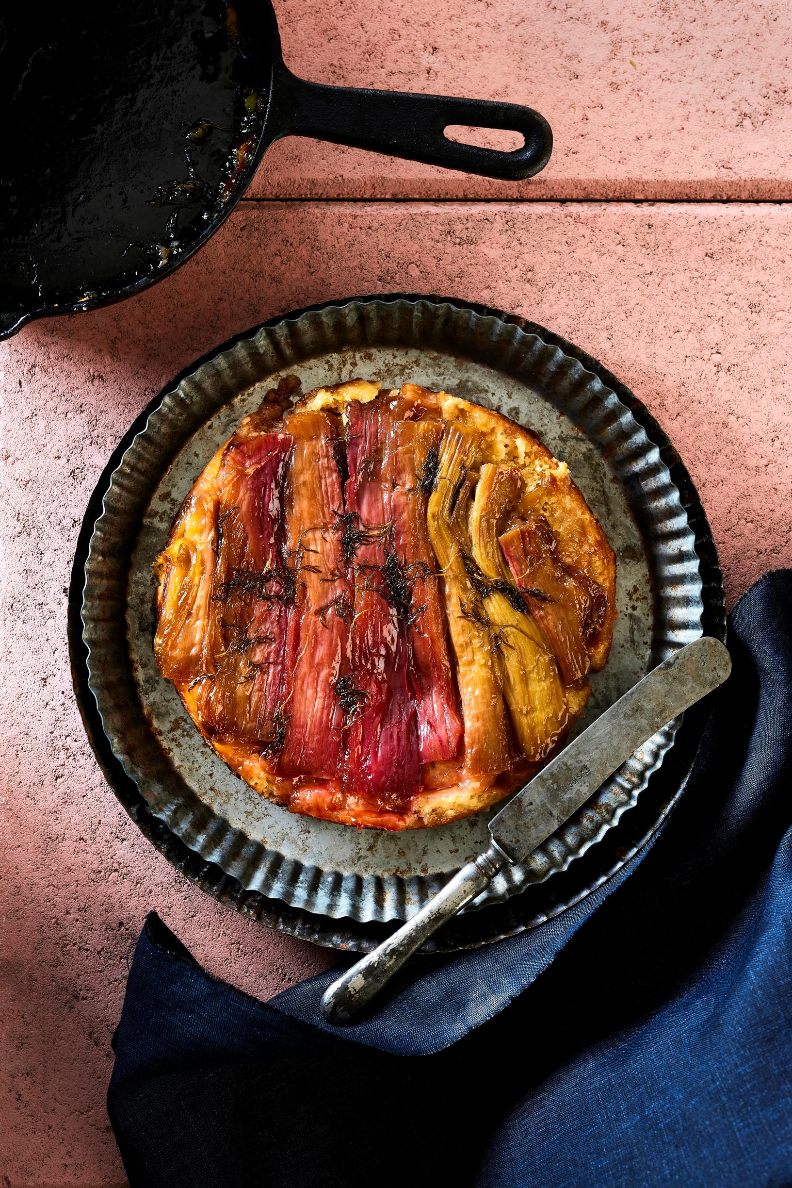 Grillattu raparperipiirakka