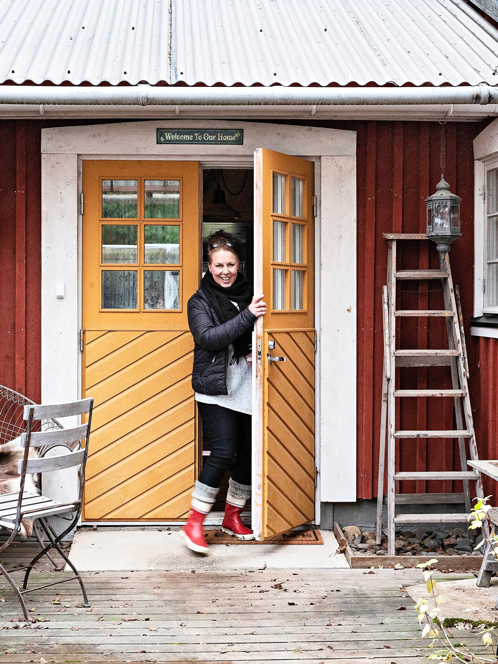 ”Ensimmäinen ajatus oli, että wau!” – Johannan ja Juhan persoonallista kotia asuttivat vielä 50 vuotta sitten lehmät, lampaat ja hevoset 