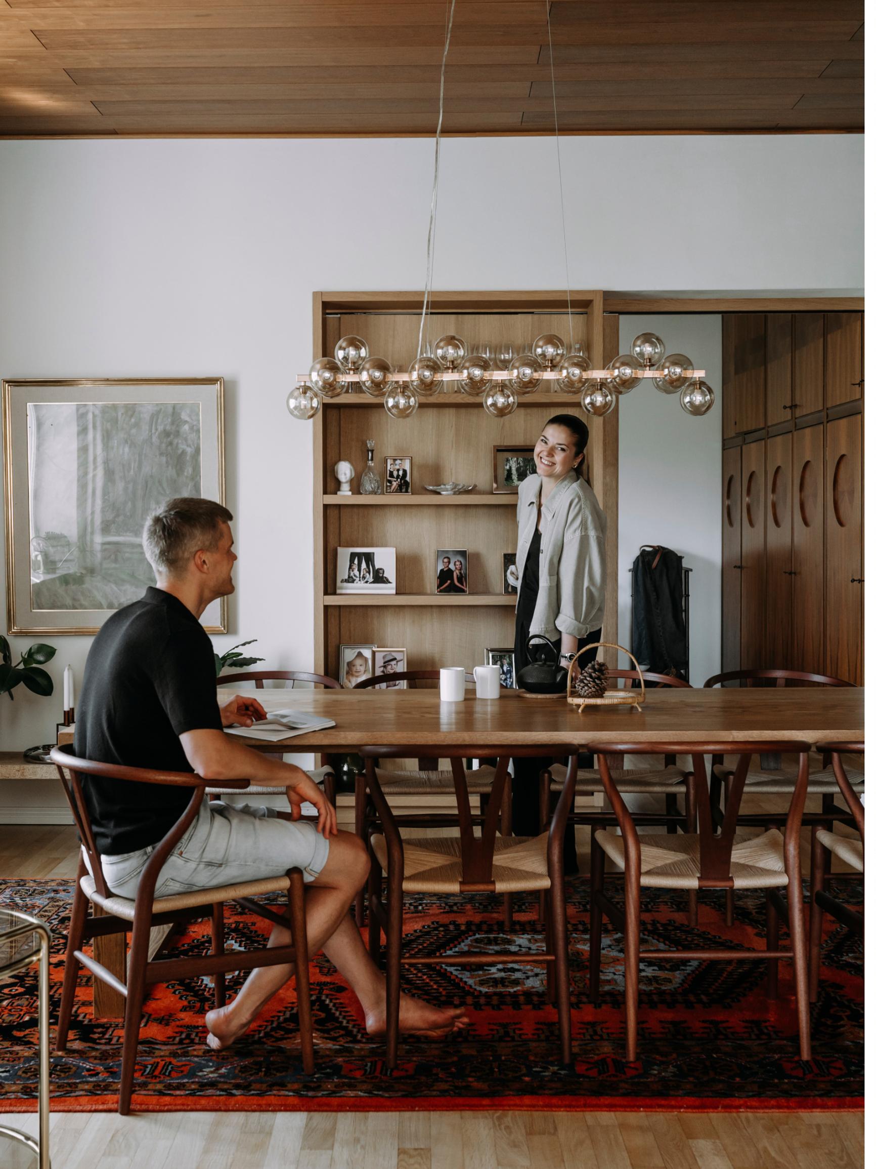 Parasta entisessä pankinjohtajan asunnossa on vanha sielu – muutto omakotitalosta Turun keskustaan toi Nanan ja Henrin perheelle lisää tunteja arkeen