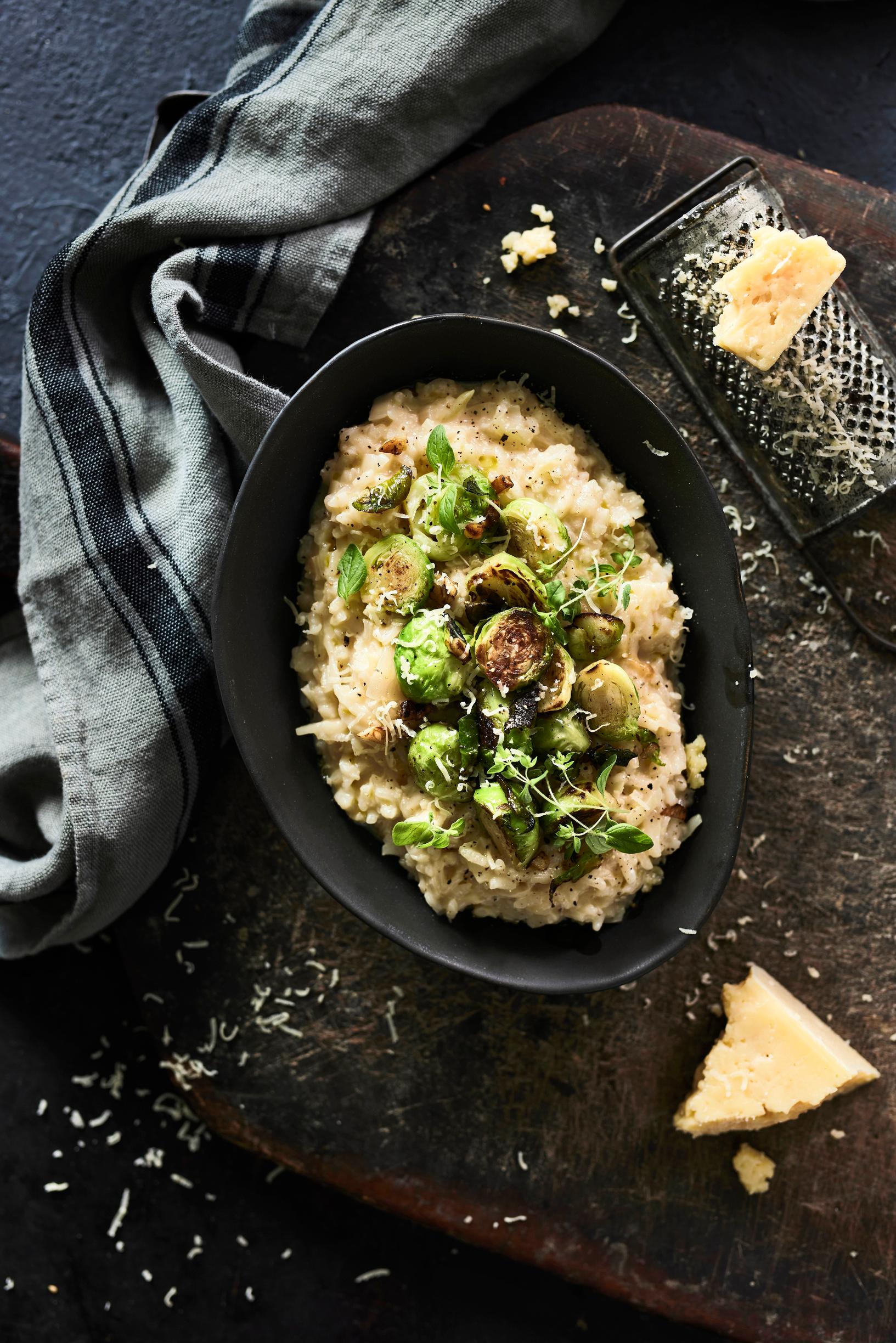 Kermajuusto-kaalirisotto – kolme kaalia ja juusto kohtaavat syksyn muhevimmassa risotossa!