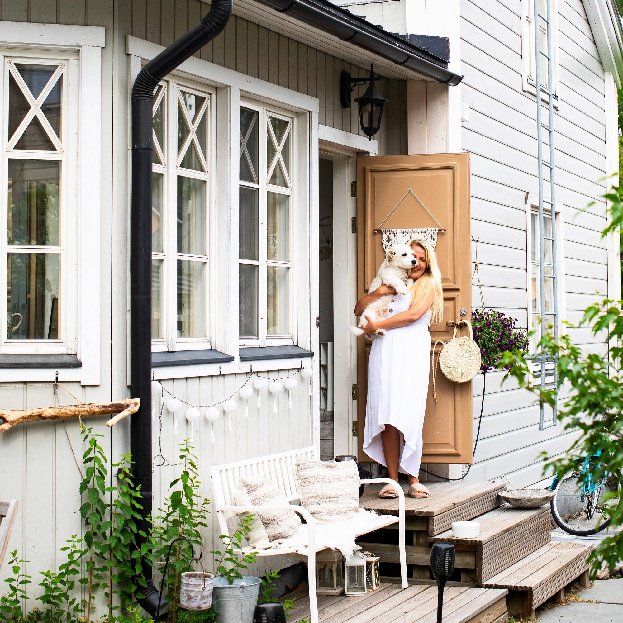 Vain pienet remontit sallittu! Vanessan ja Mikon 170-vuotiaassa bohokodissa on yllin kyllin ihasteltavaa