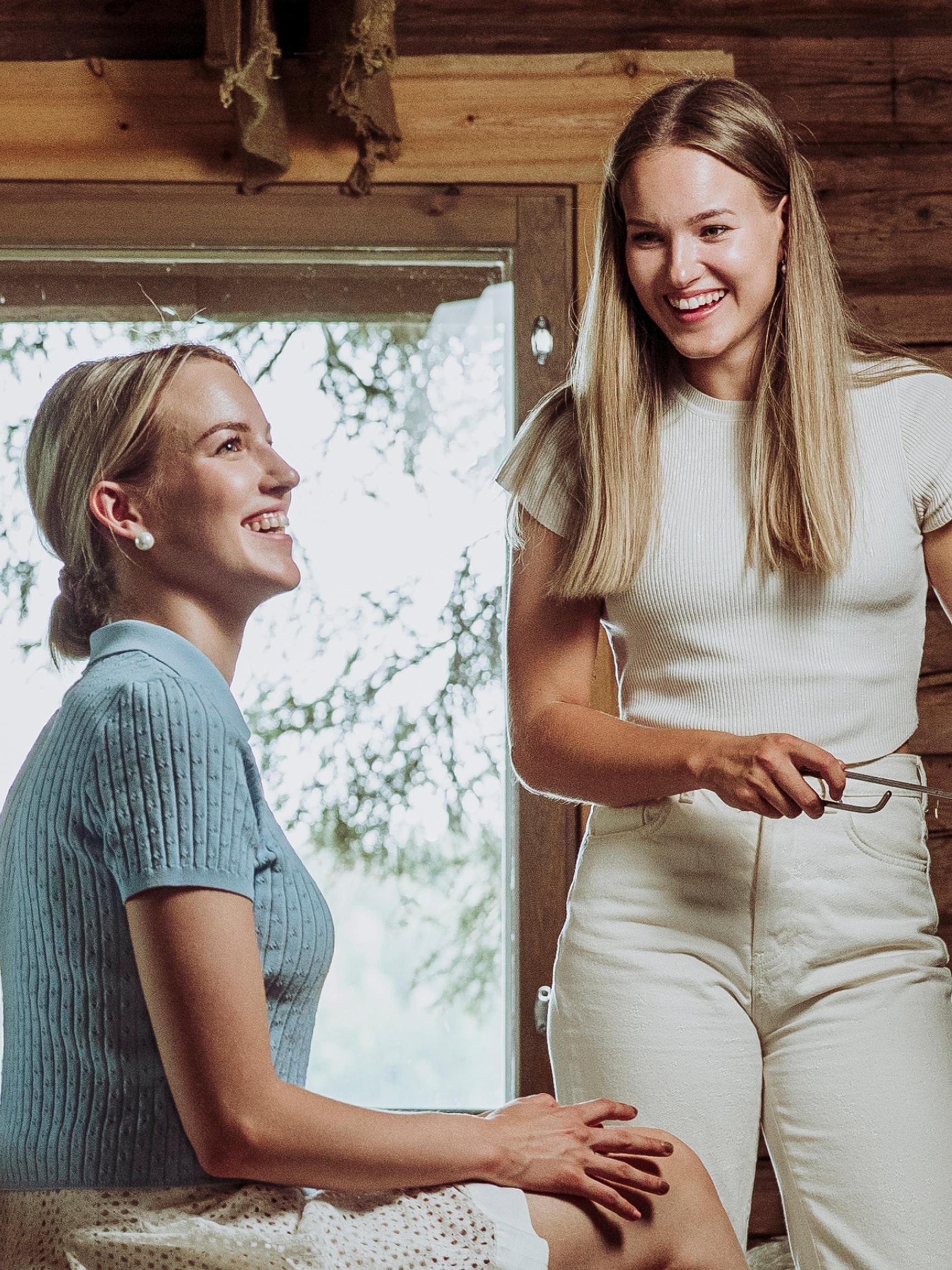 Ruokavaikuttajakaksoset Petra ja Noora inspiroituvat yhdessä kokkailusta: ”Ideoita syntyy, kun on käytössä kahdet aivot”